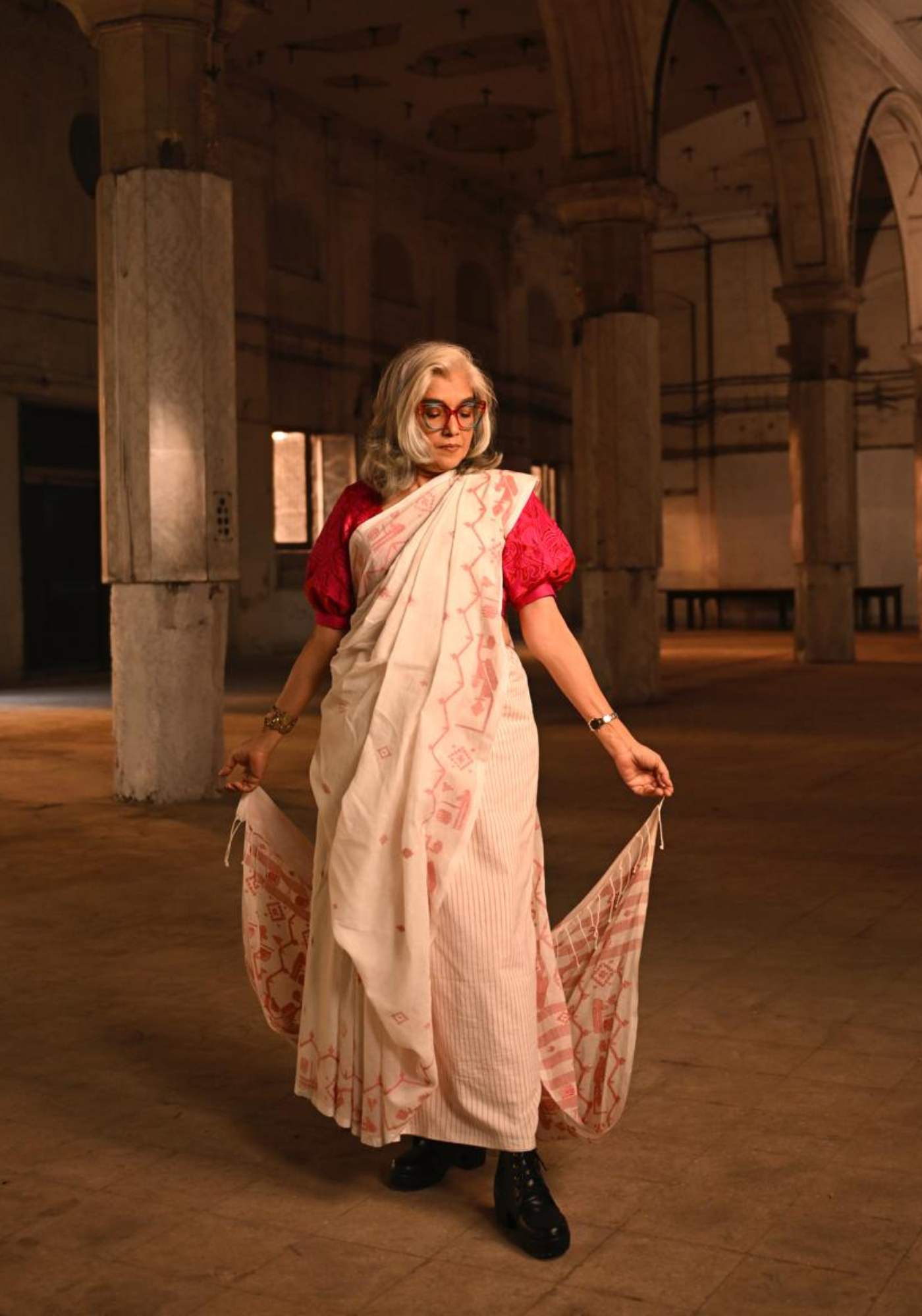 MAYA SHADA LAAL JAMDANI SAREE
