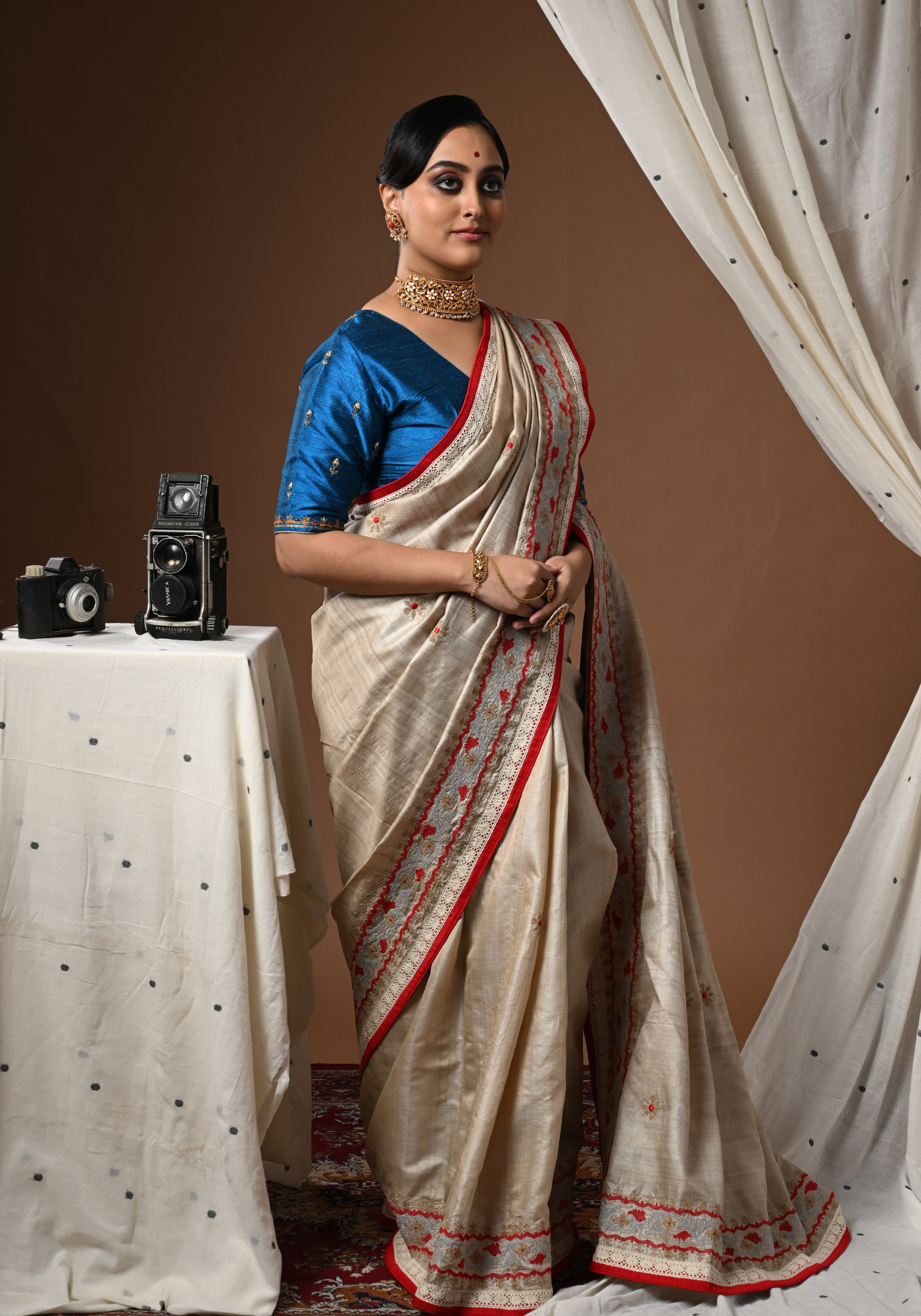 WHITE AND RED KORAT PHOOL SAREE