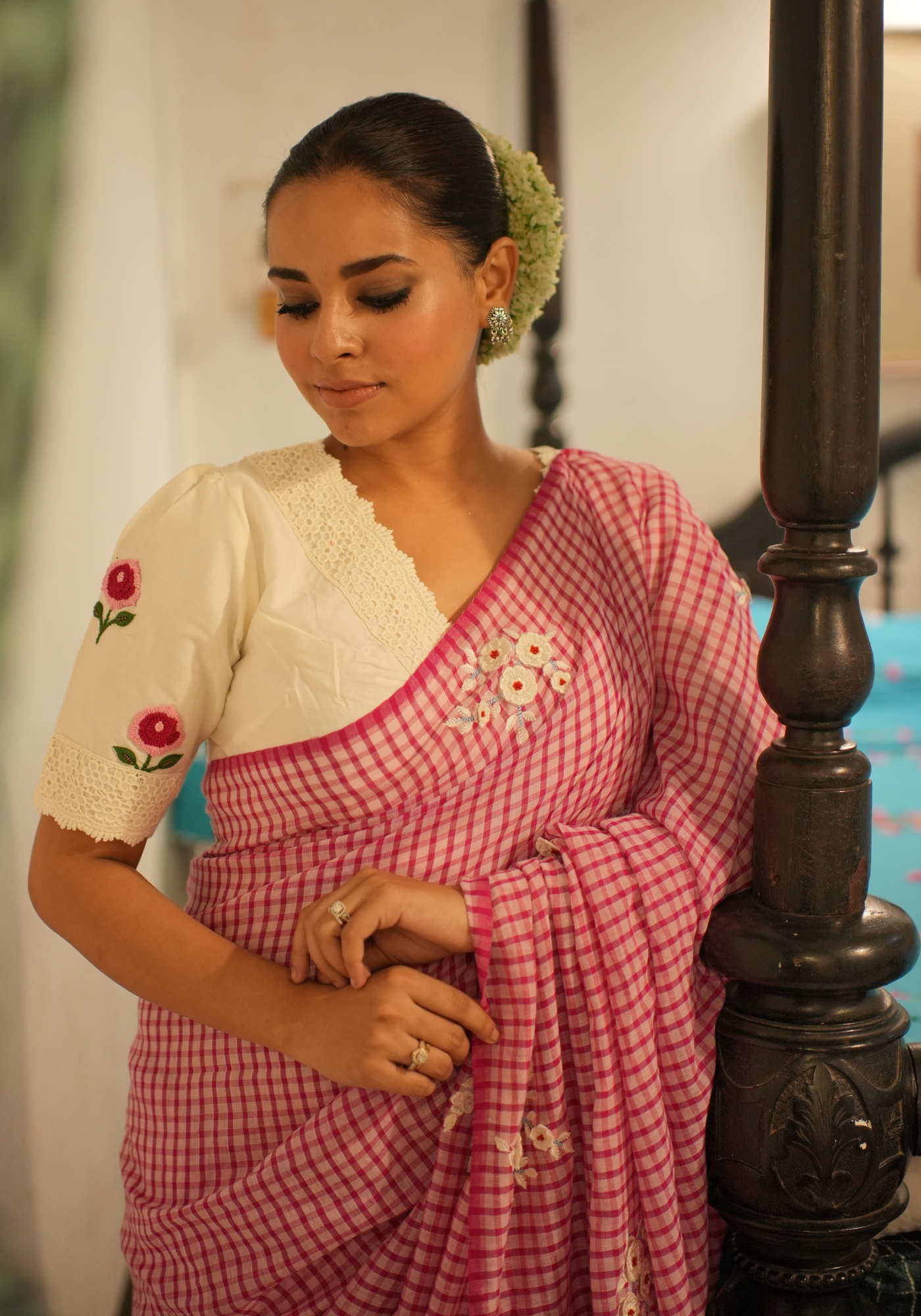 WHITE GULABARI BLOUSE