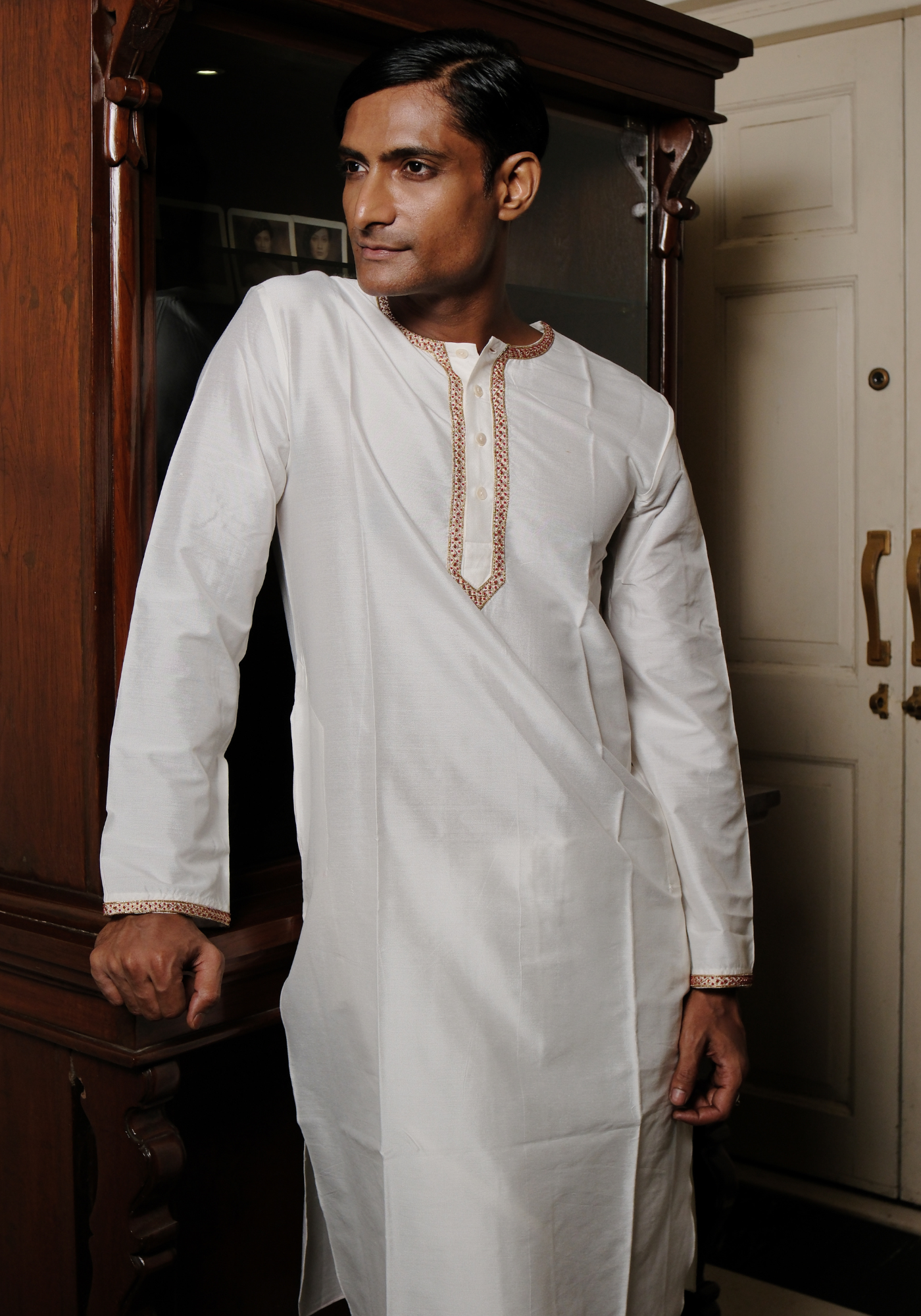 CHITPUR WHITE ZARDOUSI KURTA