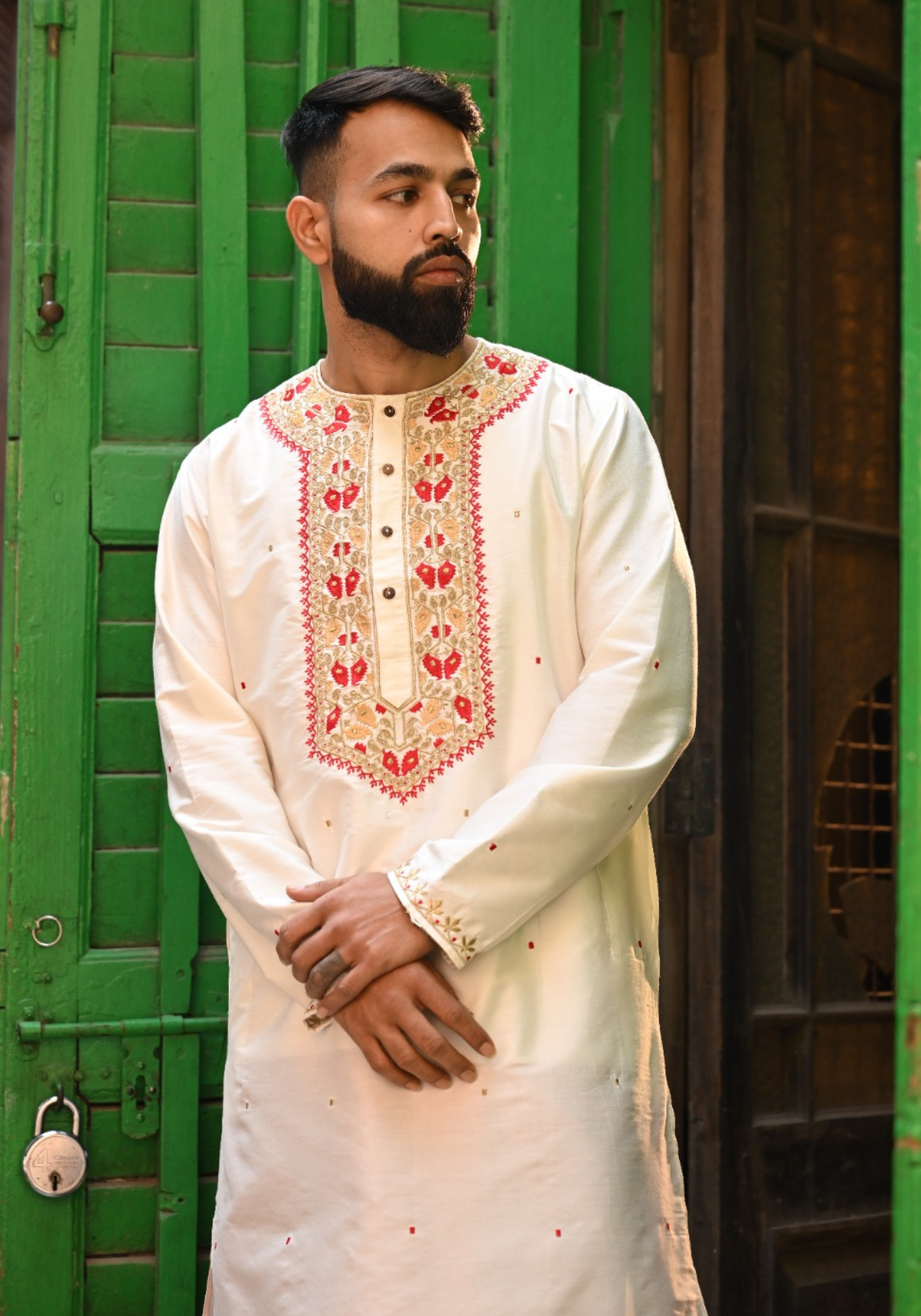 TOPOR MUKUT SHADA KURTA