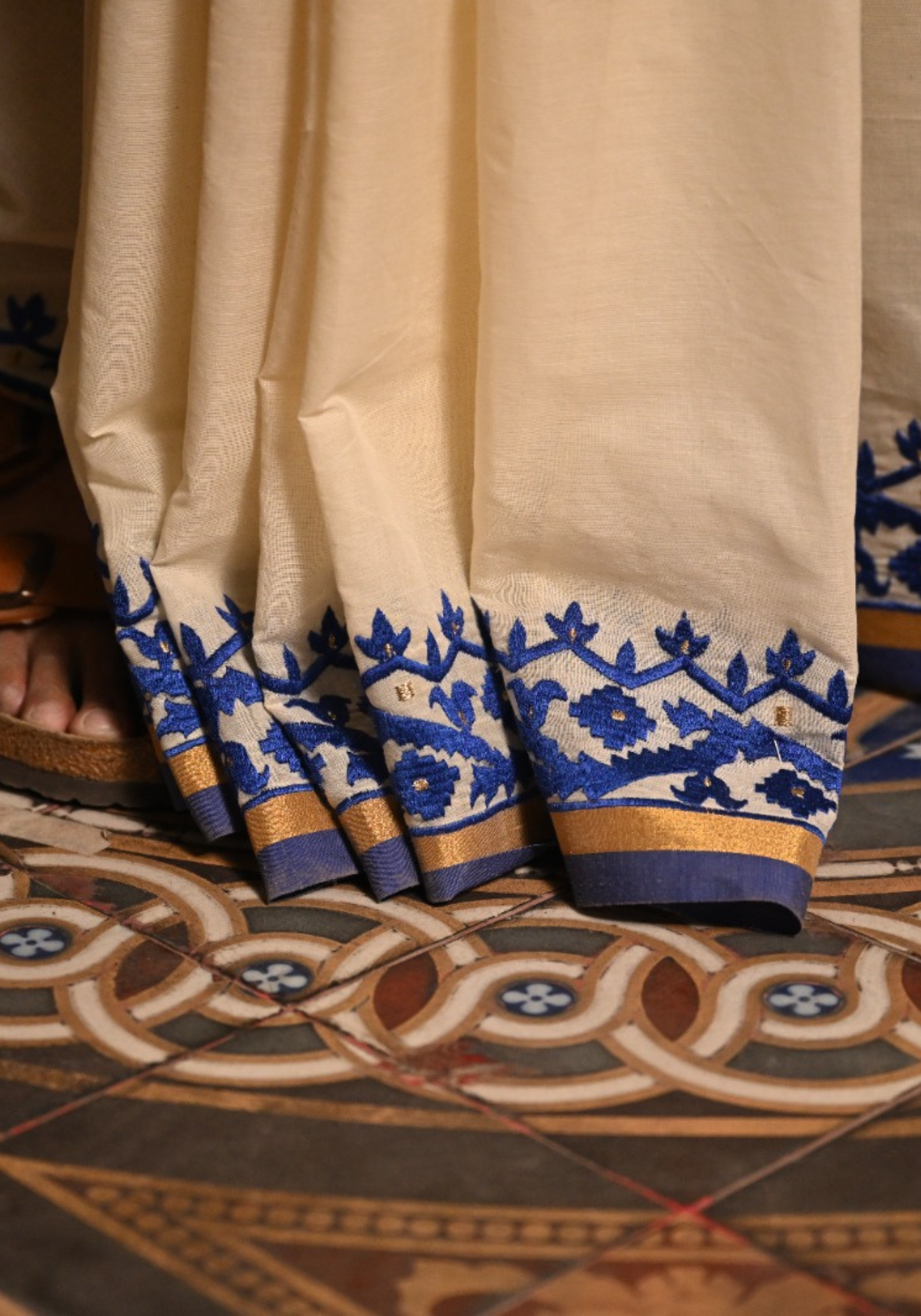 BASHOR APARAJITA DHUTI