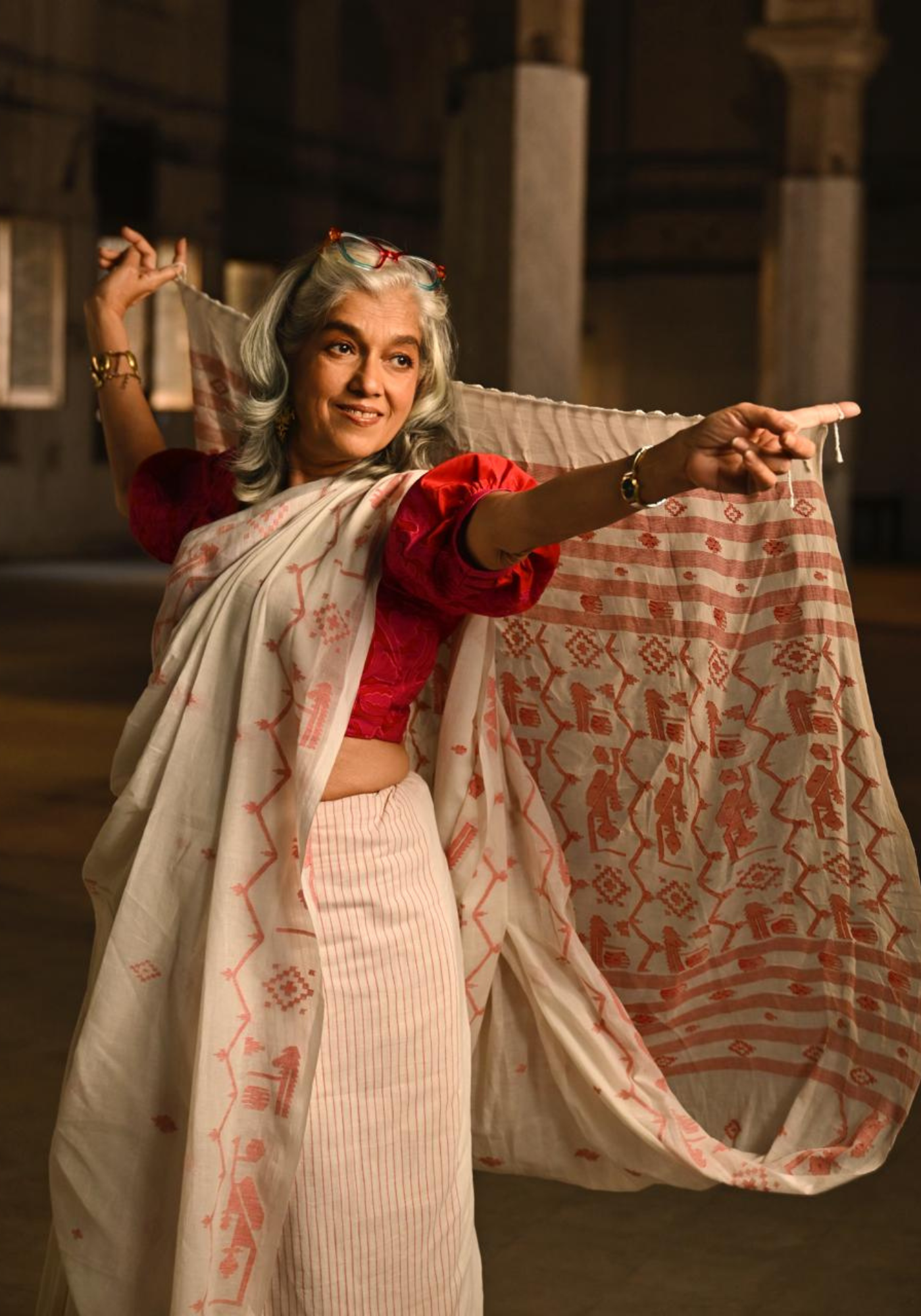 MAYA SHADA LAAL JAMDANI SAREE