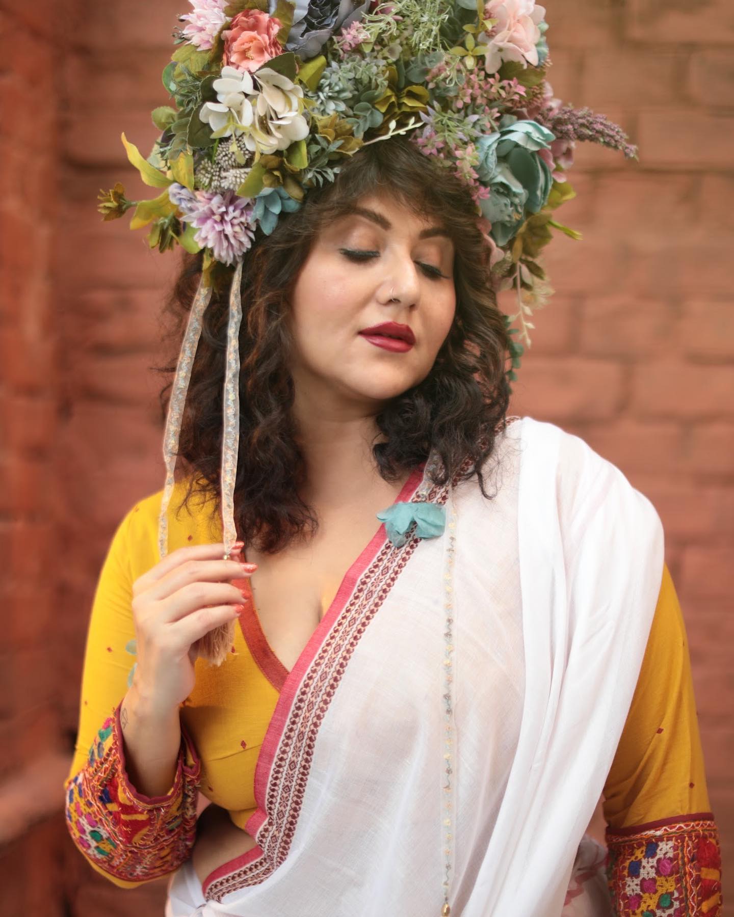 WHITE DHUTI SAREE