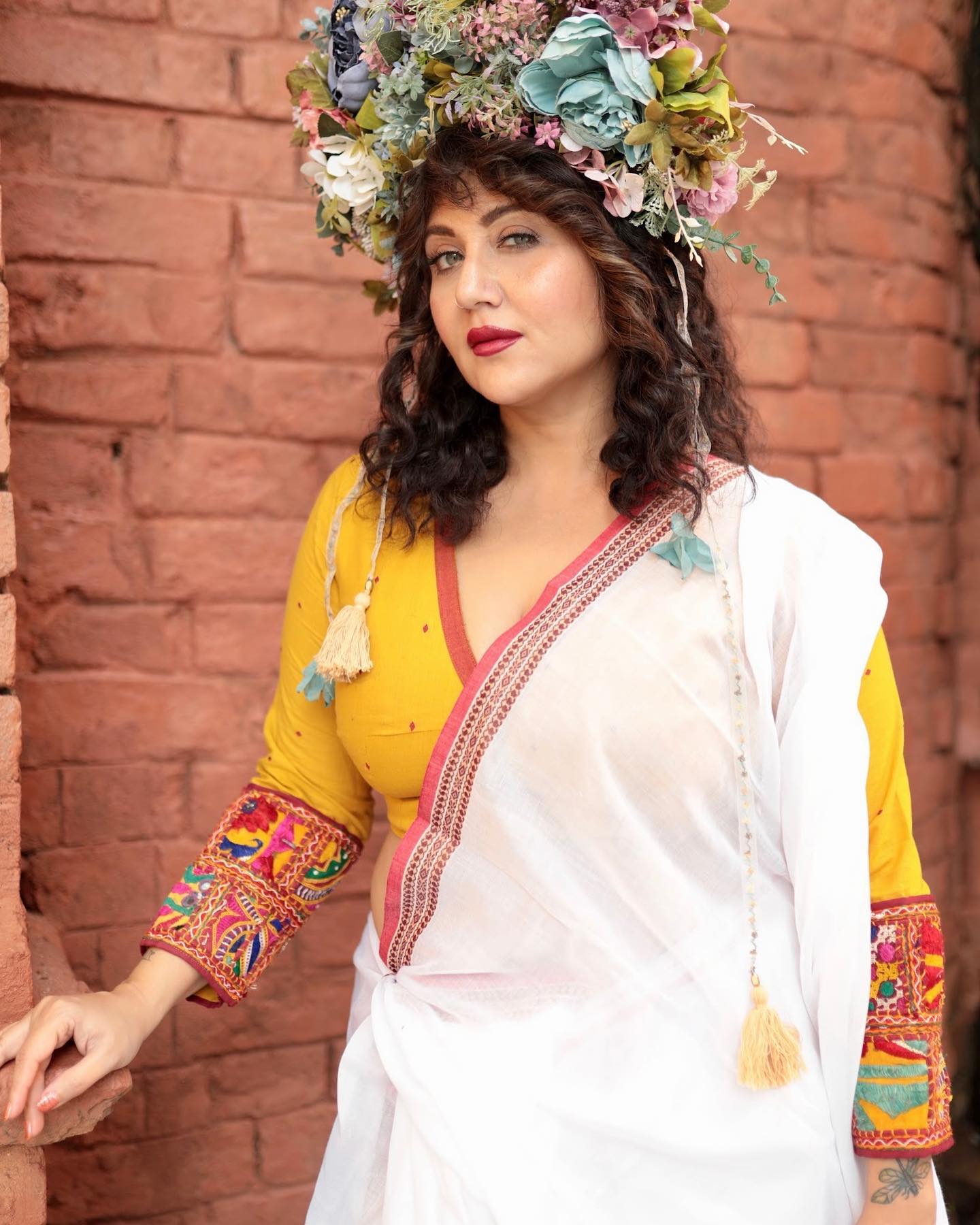WHITE DHUTI SAREE
