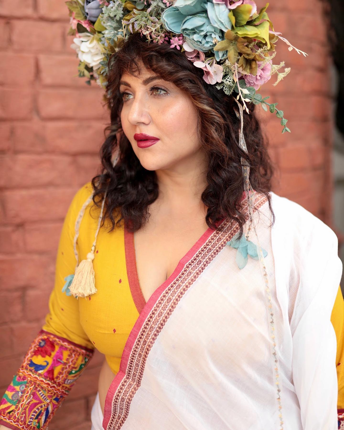 WHITE DHUTI SAREE