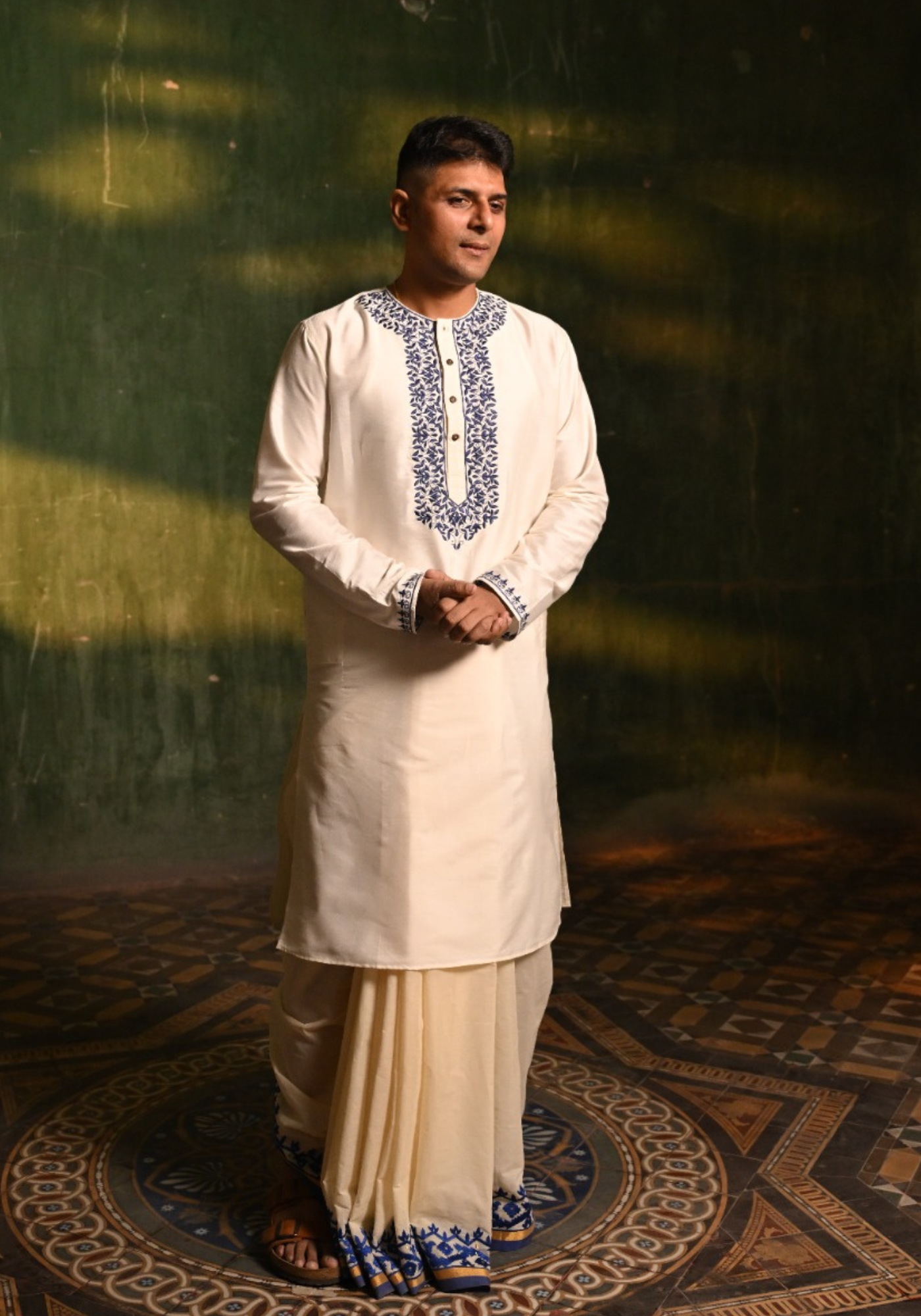 BASHOR APARAJITA DHUTI