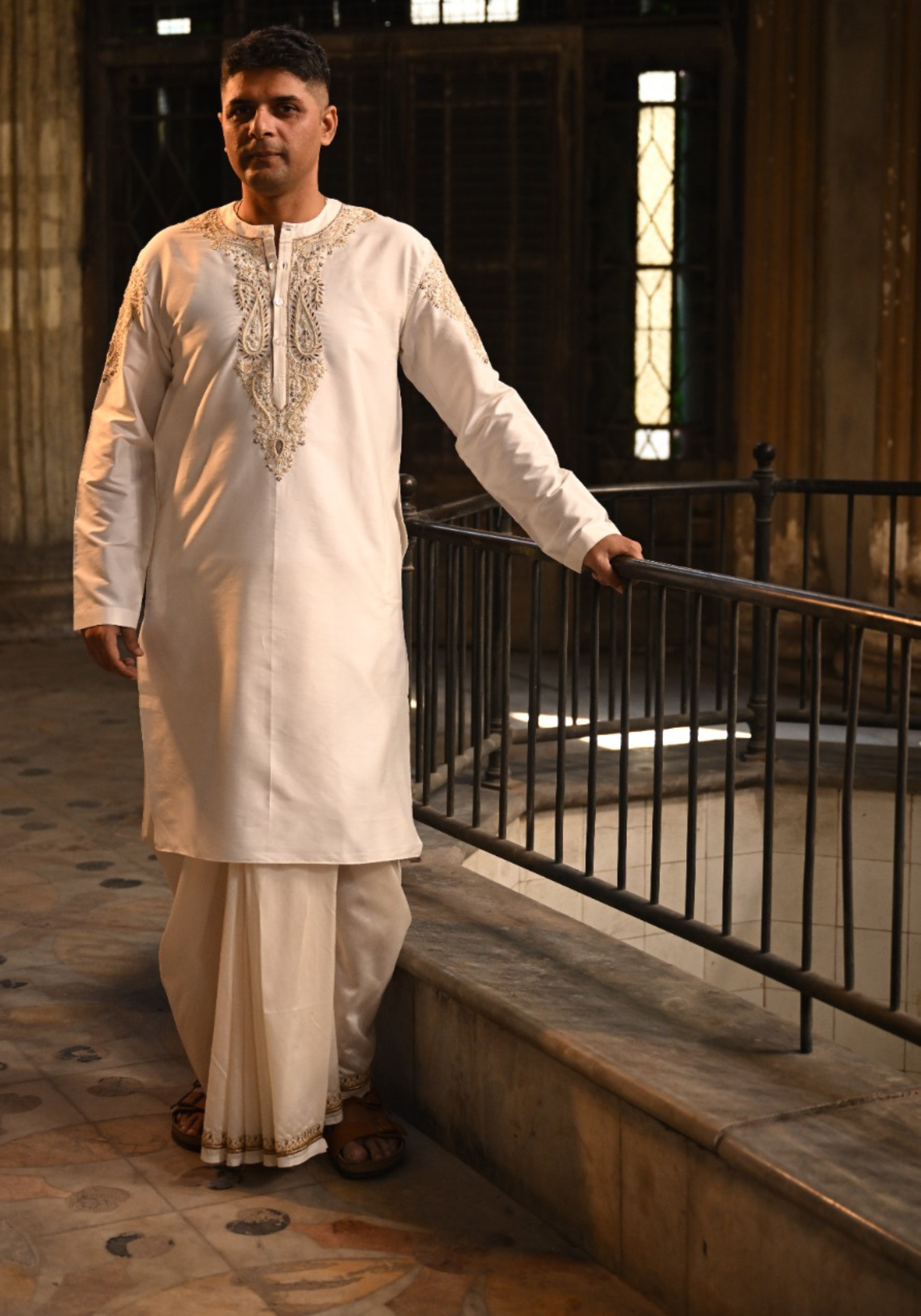 NOTUN BIYER IVORY DHUTI