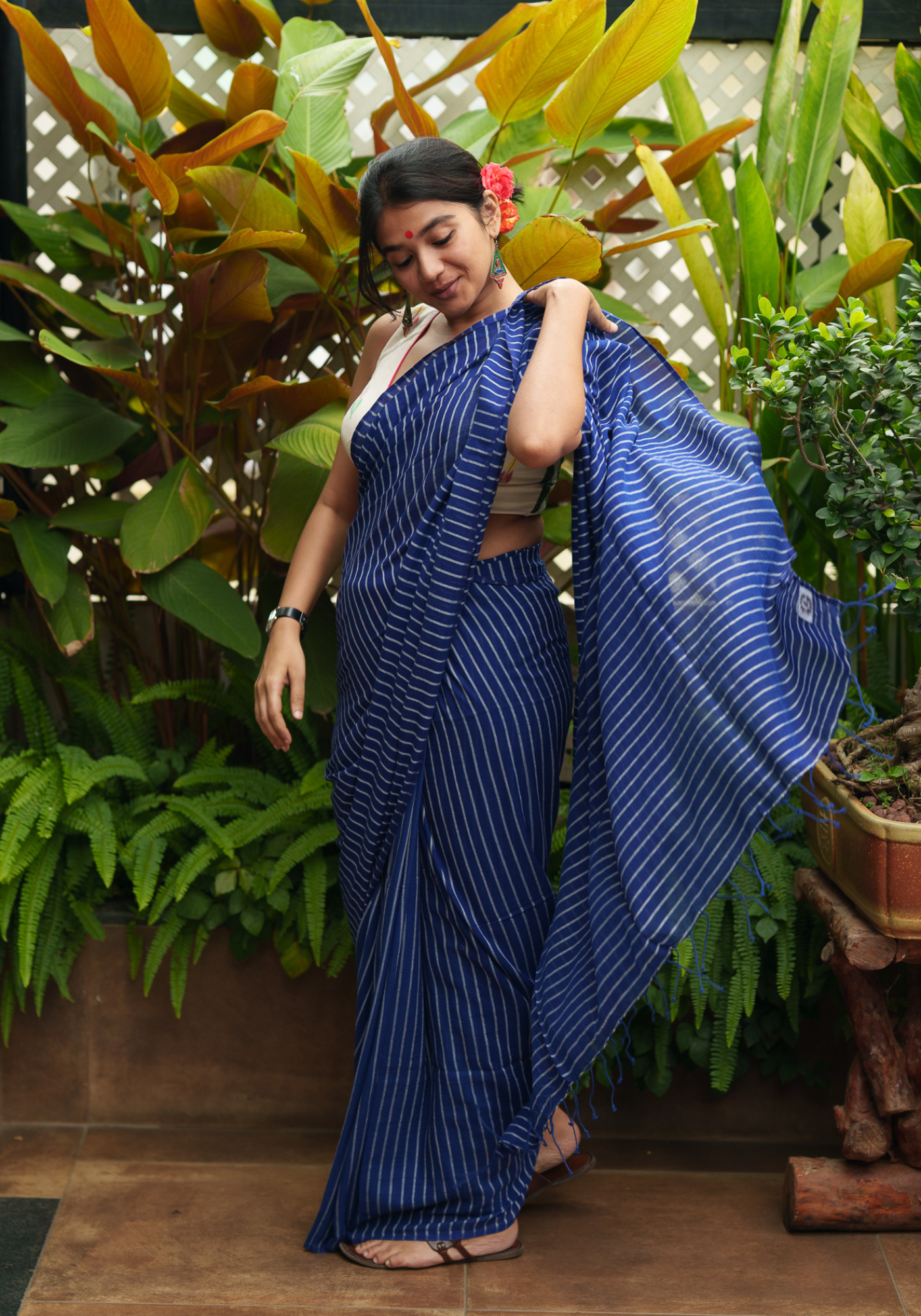 NEEL SHADA DORA KATA SAREE