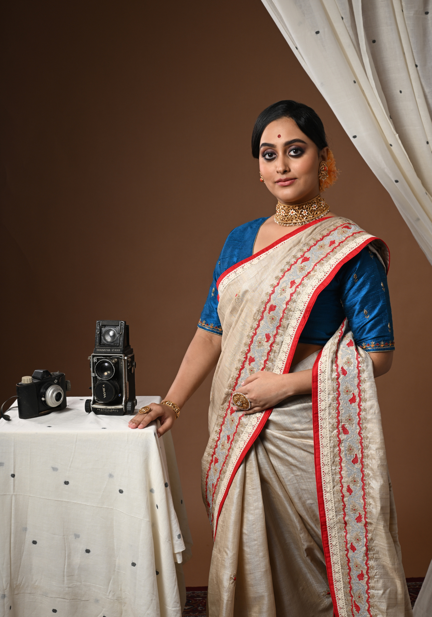WHITE AND RED KORAT PHOOL SAREE