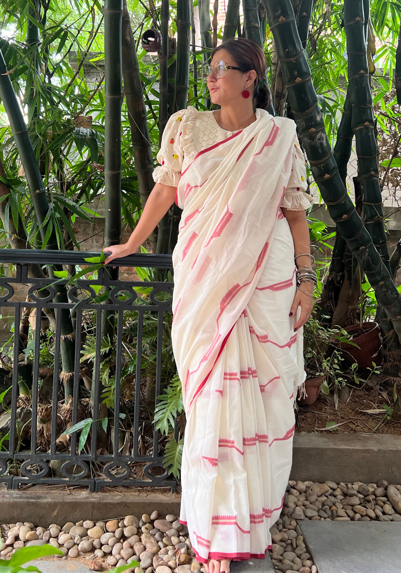 LAAL SNIRI (SAREE)