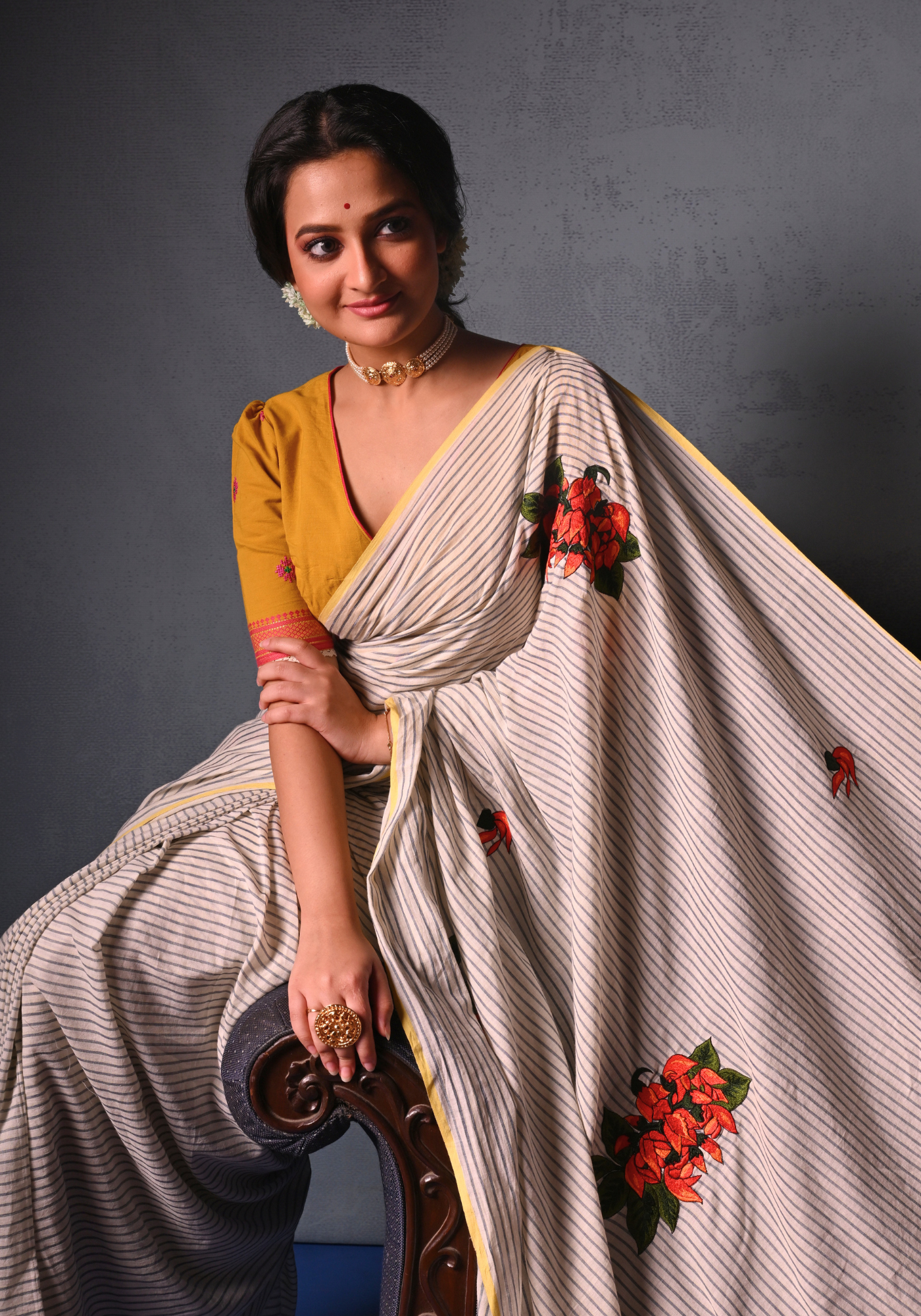 JORA TIYA ASHON BLOUSE