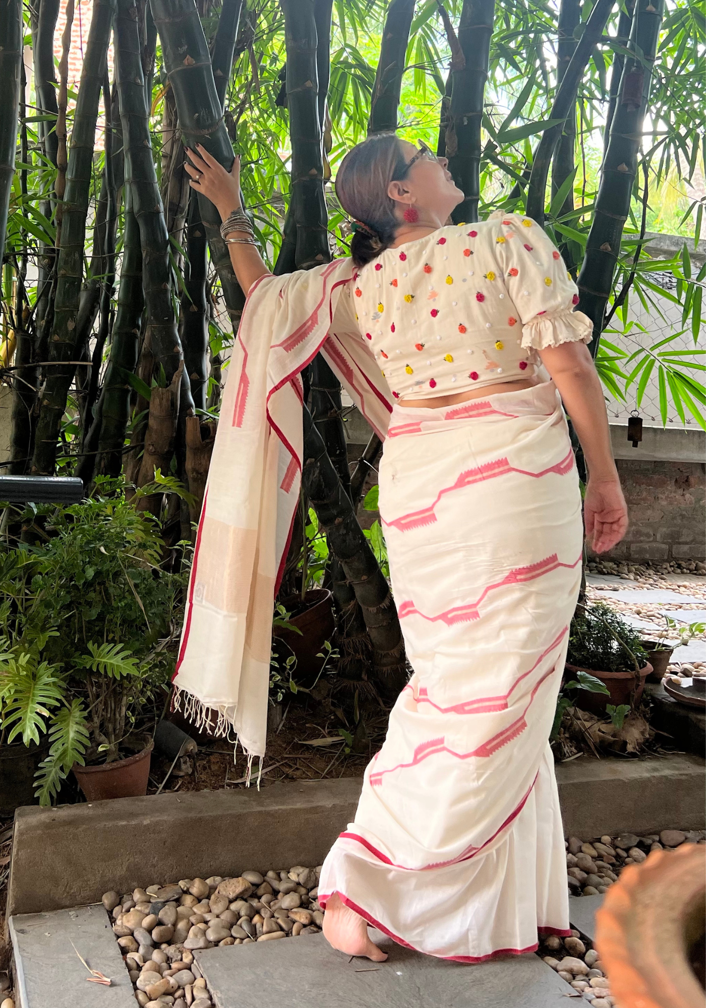 LAAL SNIRI (SAREE)