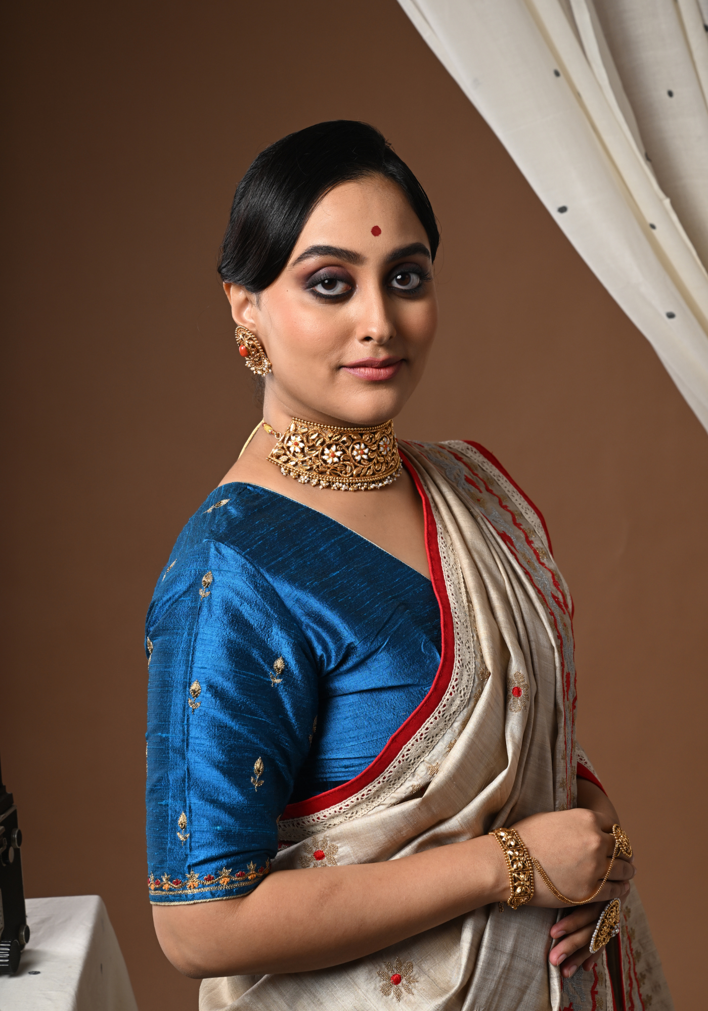 WHITE AND RED KORAT PHOOL SAREE