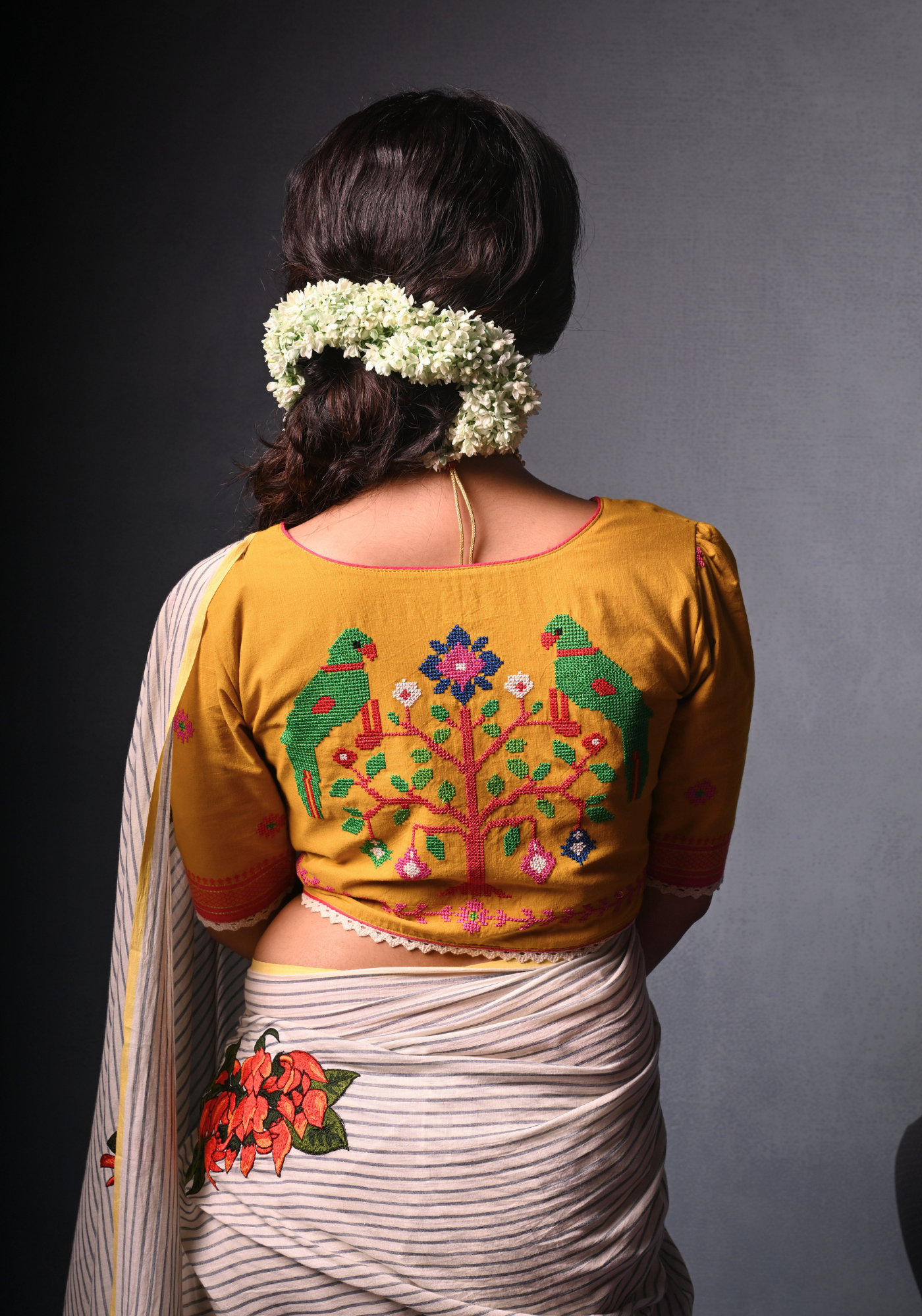 JORA TIYA ASHON BLOUSE