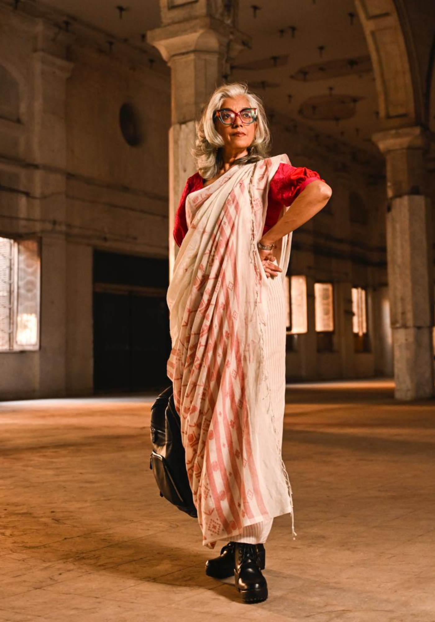 MAYA SHADA LAAL JAMDANI SAREE