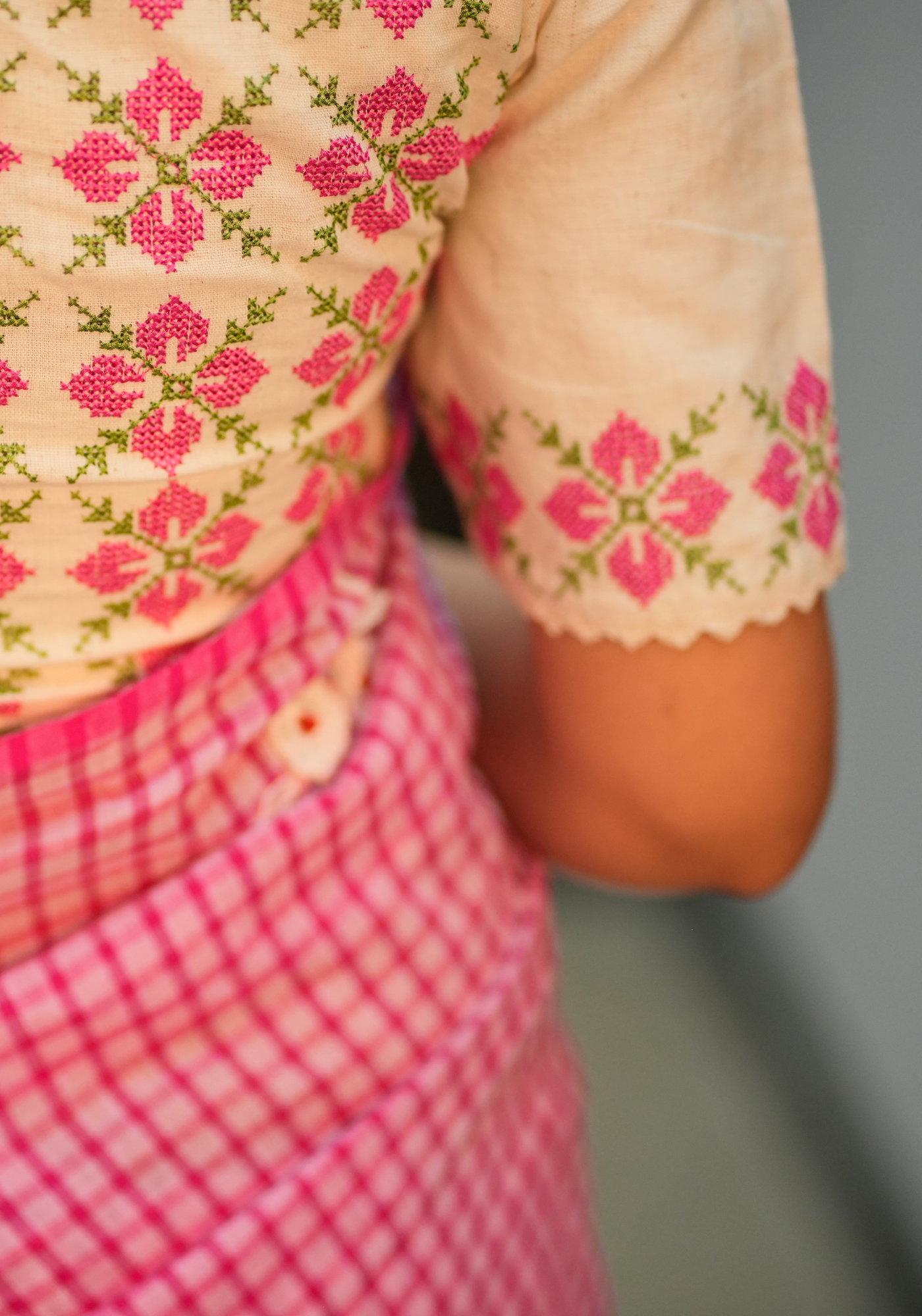 GOLAPI NAYANTARA ASHON BLOUSE