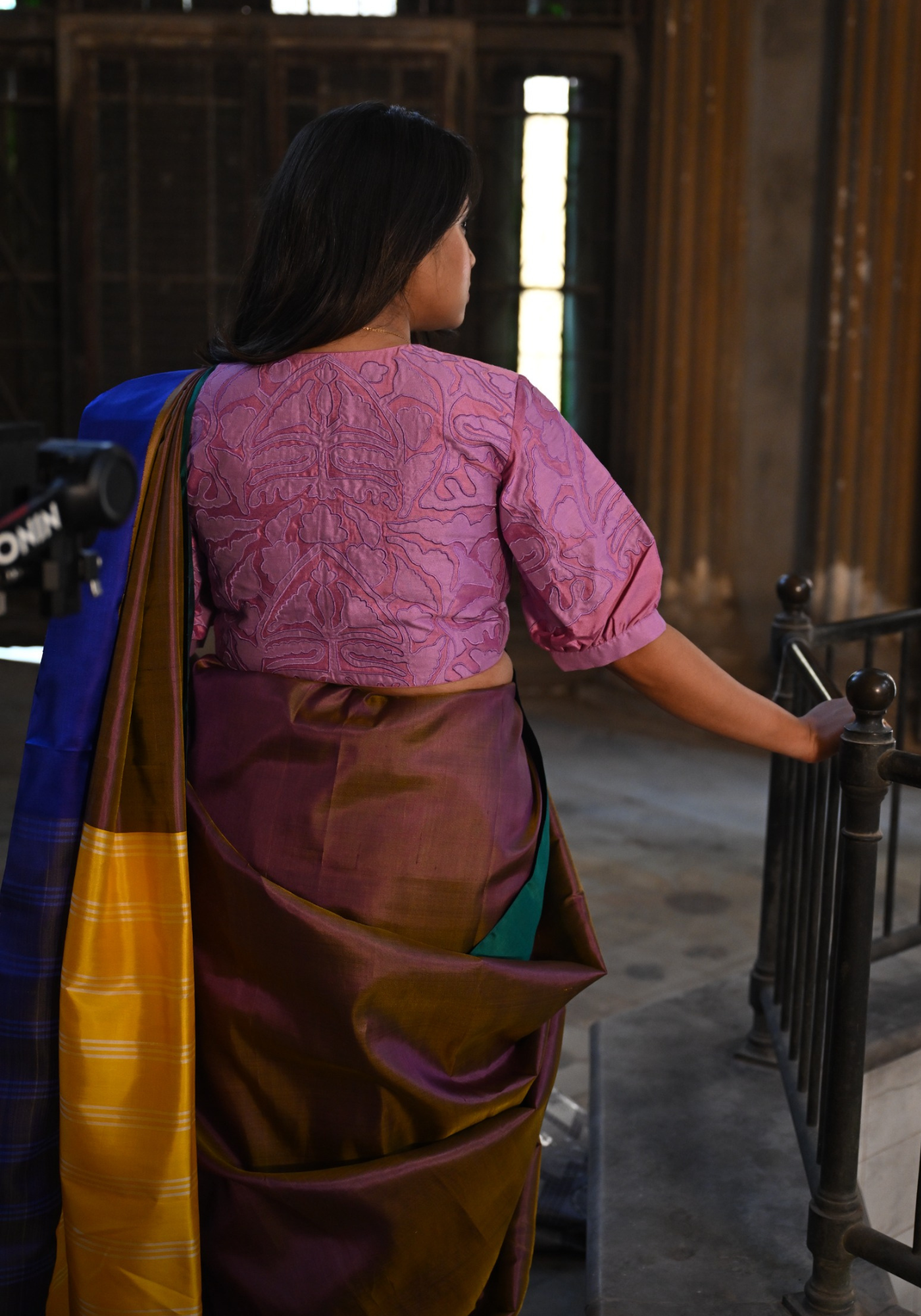 CHAMELION GLOW GOROD SAREE