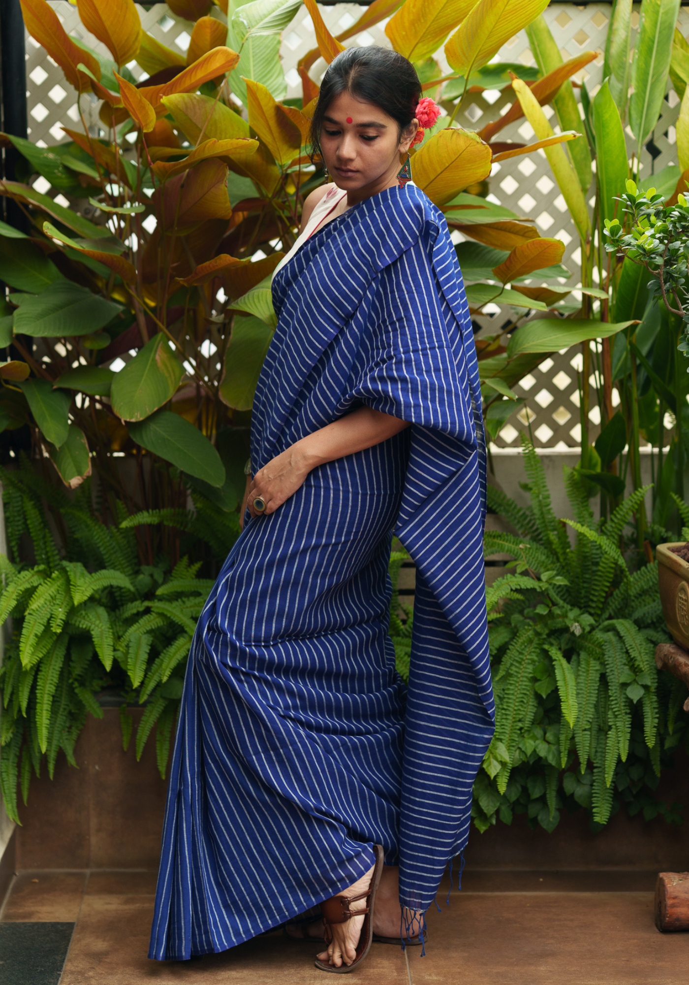 NEEL SHADA DORA KATA SAREE