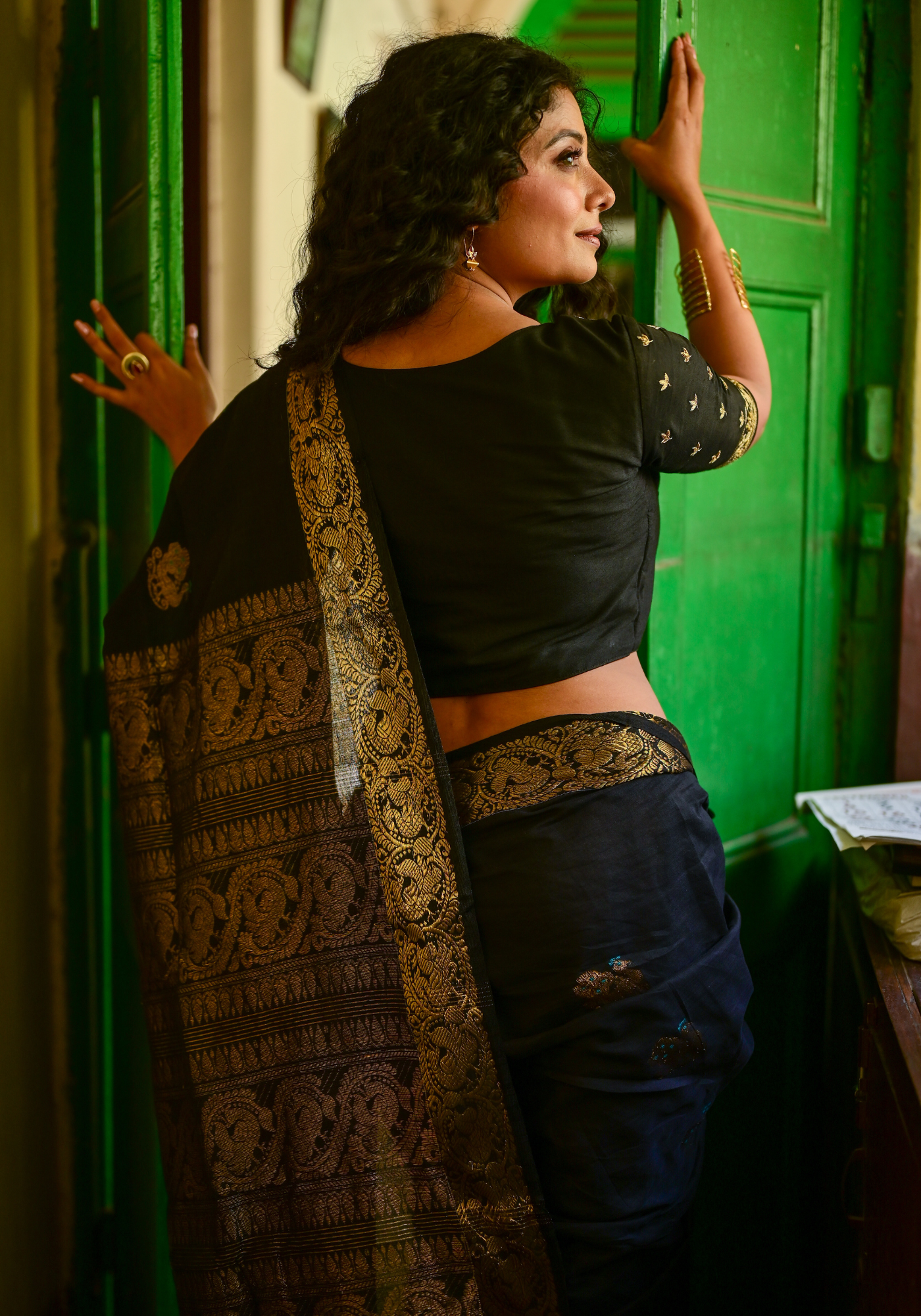 BLACK ANAROSH PHOOL BLOUSE