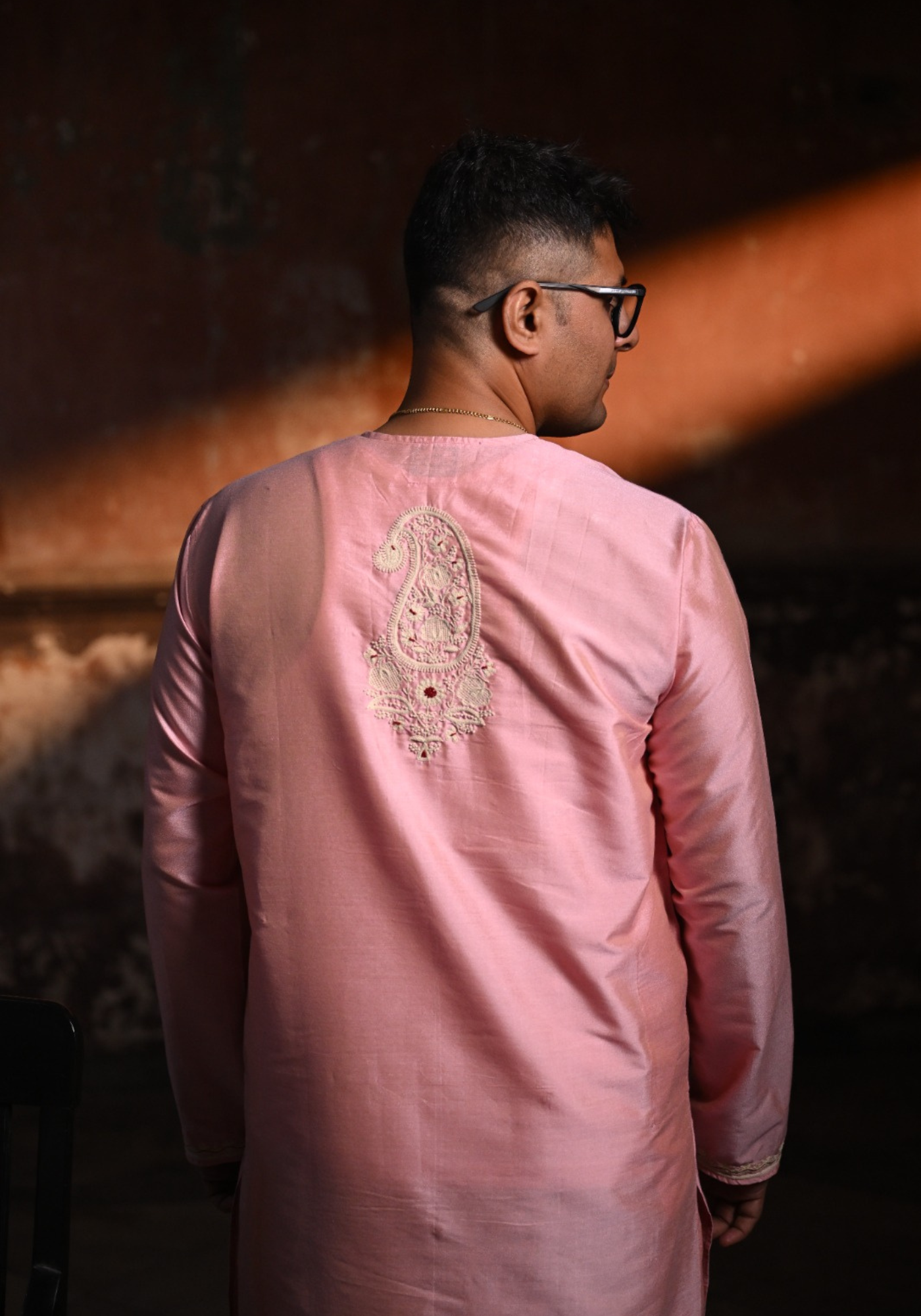 DUDHEY AALTA PAISLEY KURTA