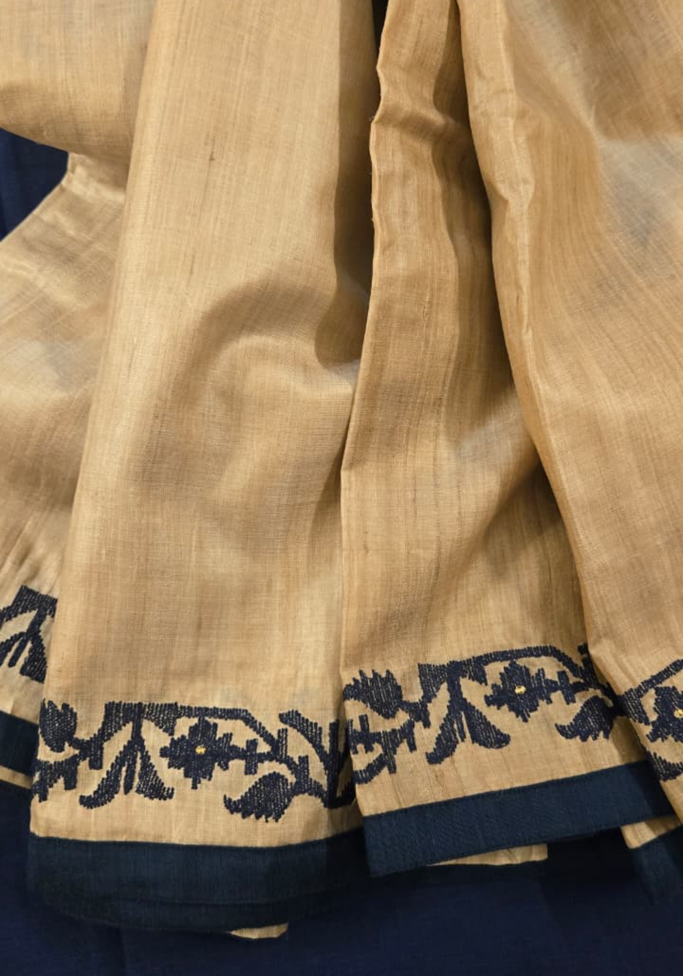 TUSSUR NEEL PATABHAAR DHUTI