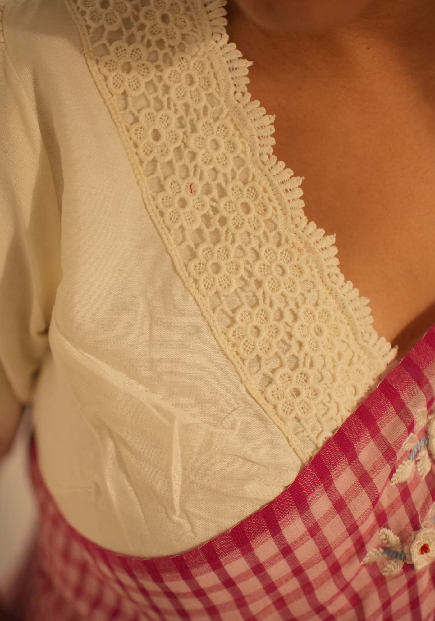 WHITE GULABARI BLOUSE