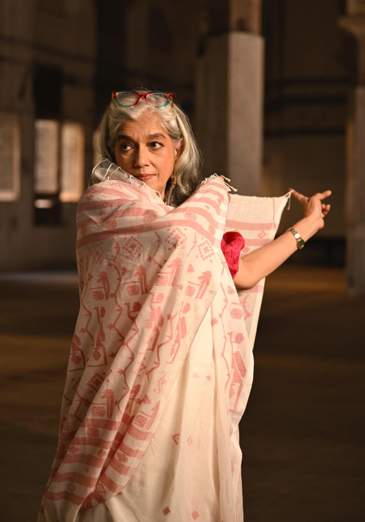 MAYA SHADA LAAL JAMDANI SAREE