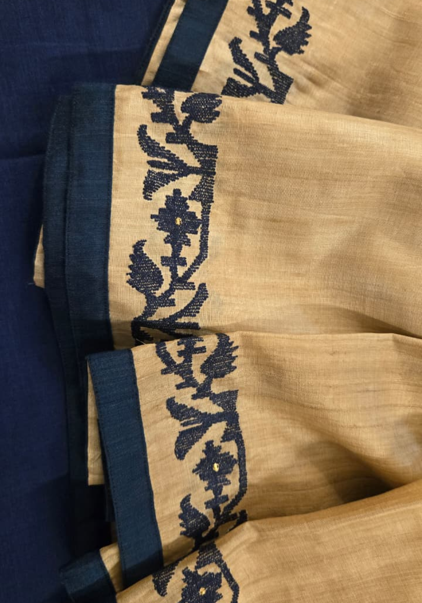 TUSSUR NEEL PATABHAAR DHUTI