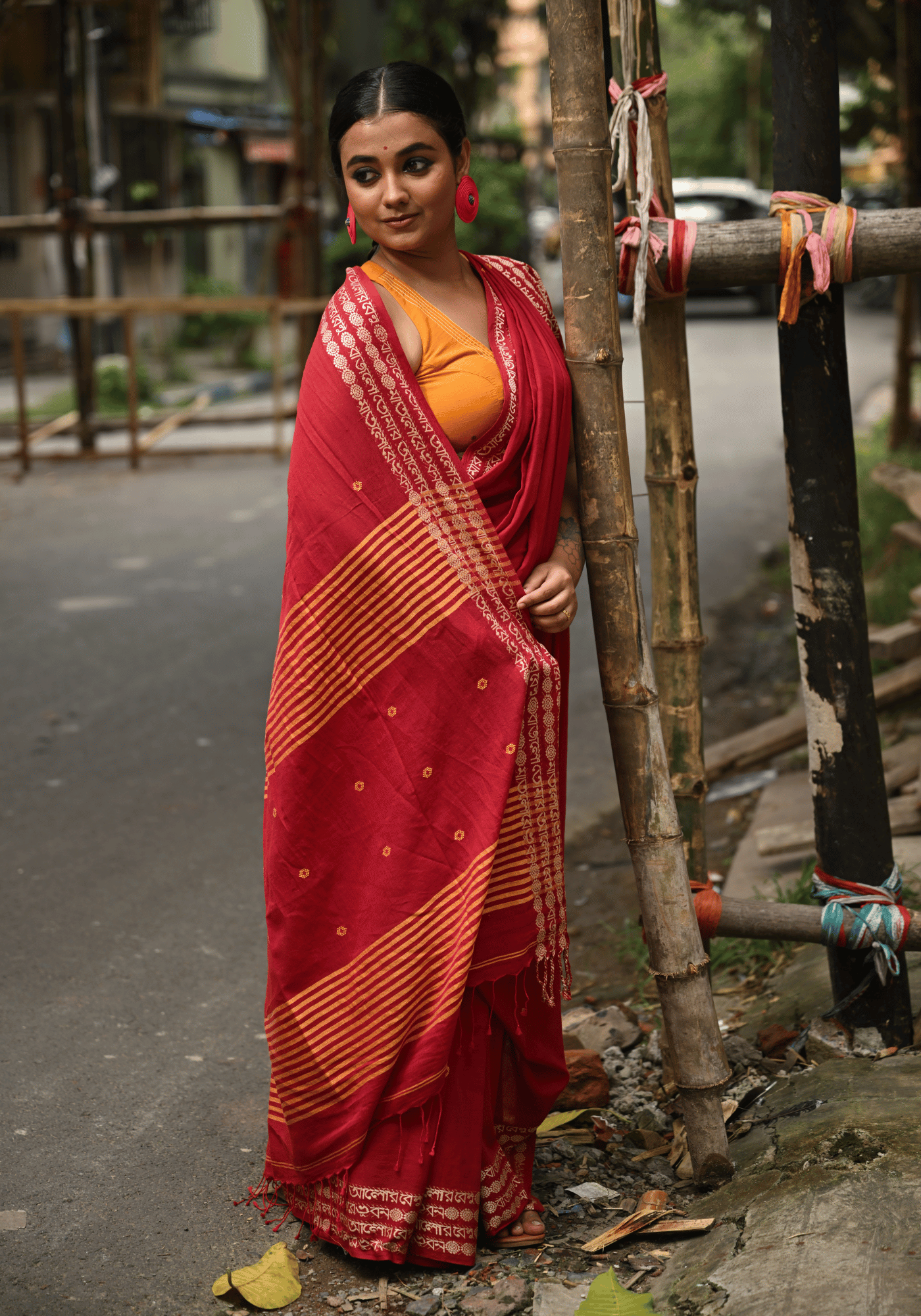 BAJLO TOMAR AALOR BENU SAREE (SHANTIPURI)
