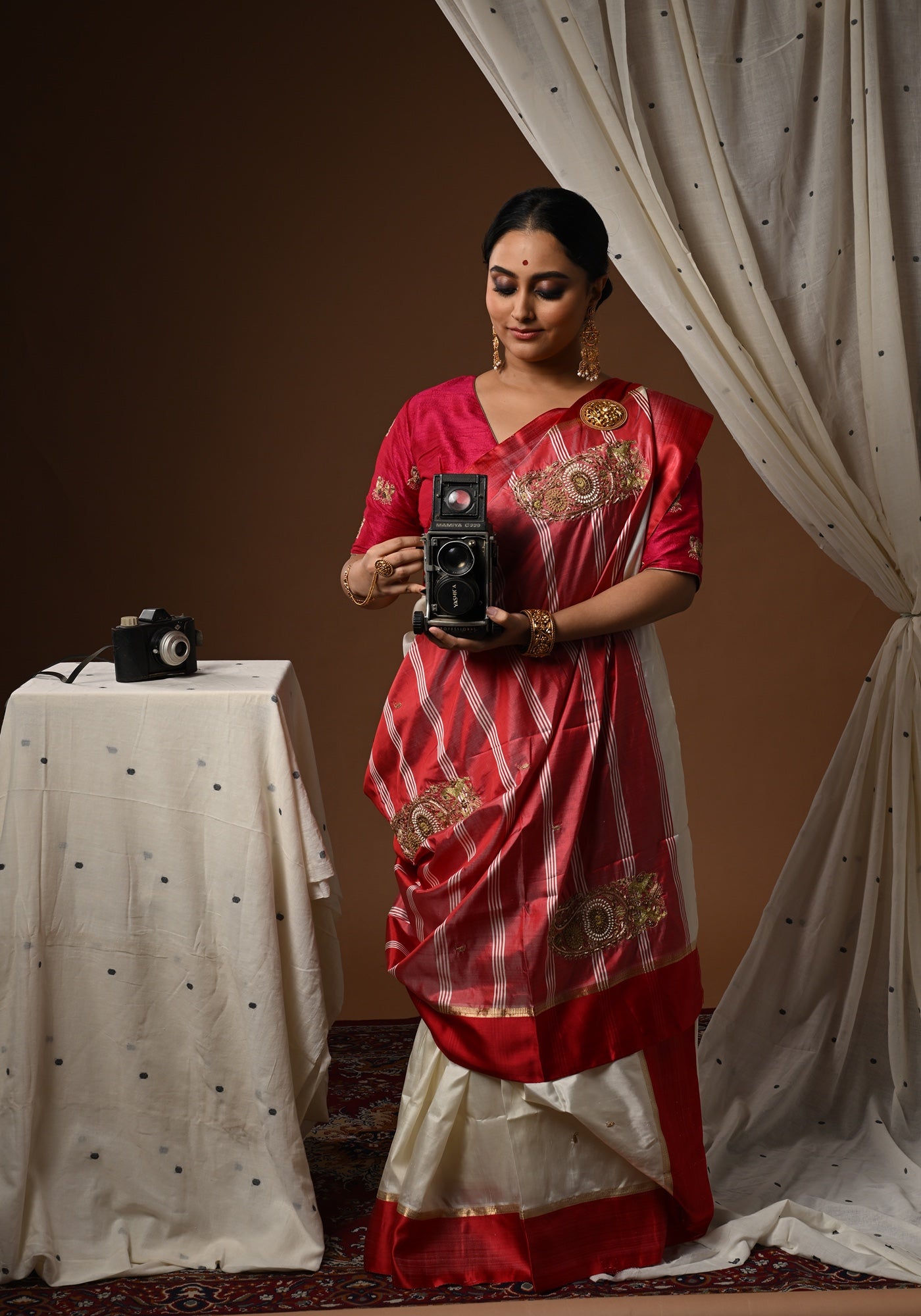 LION PAISLEY LAAL PAAR GOROD SAREE