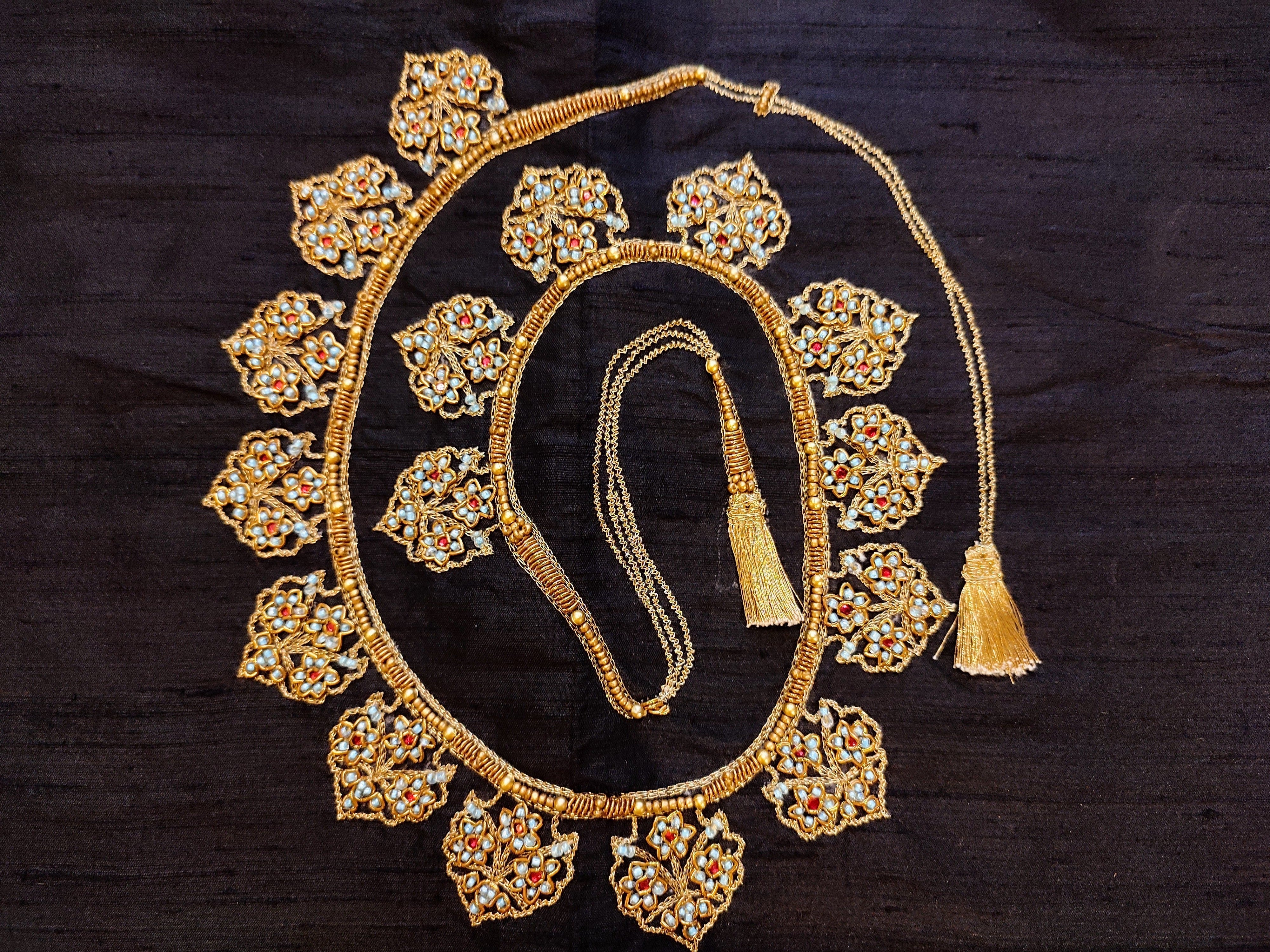 BLACK STONE NECKLACE (BLOUSE)