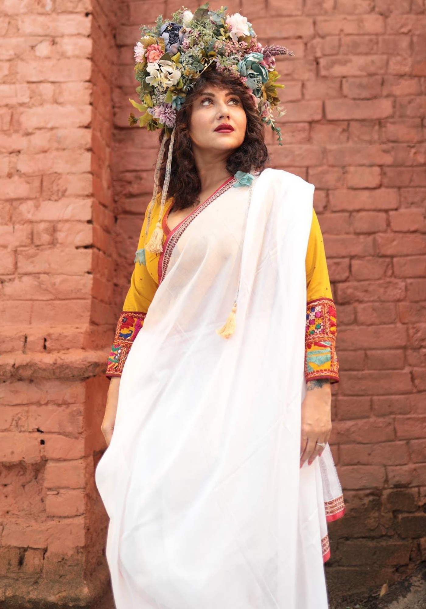 WHITE DHUTI SAREE