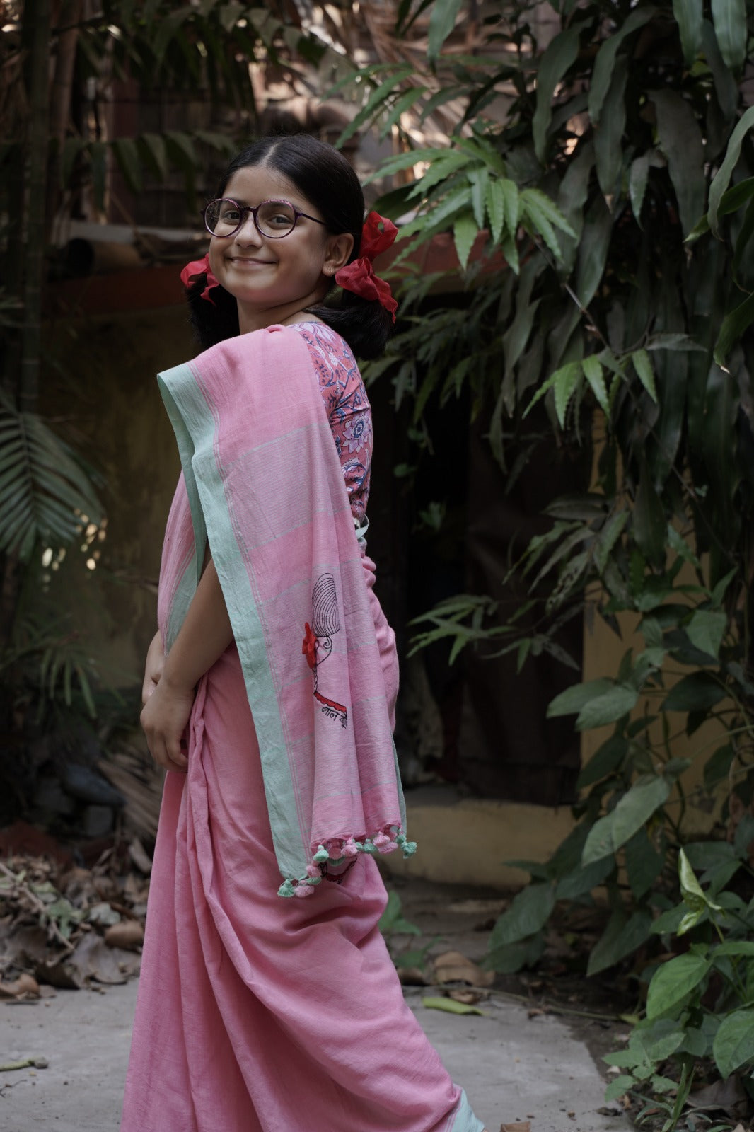 Laal Jhuti Kakatuya (Kids)