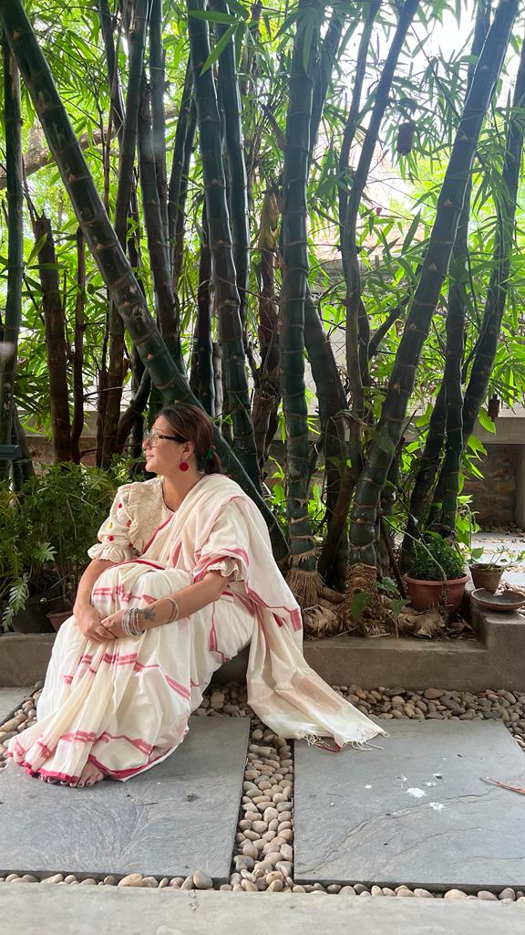 LAAL SNIRI (SAREE)