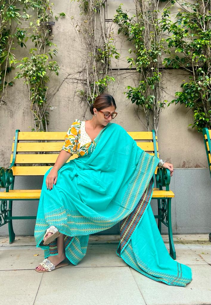 KNITTED BORDER DHUTI SAREE