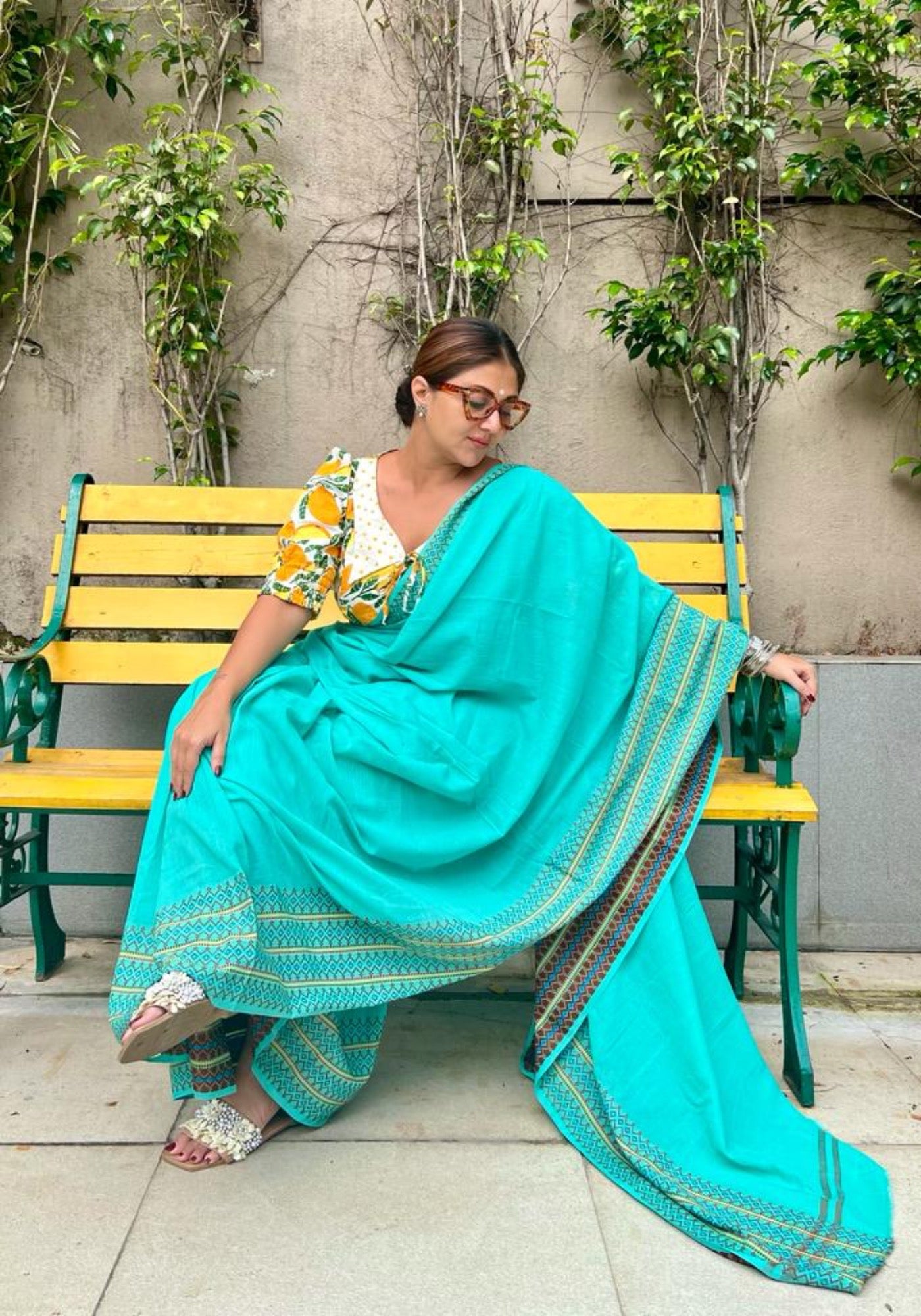 KNITTED BORDER DHUTI SAREE