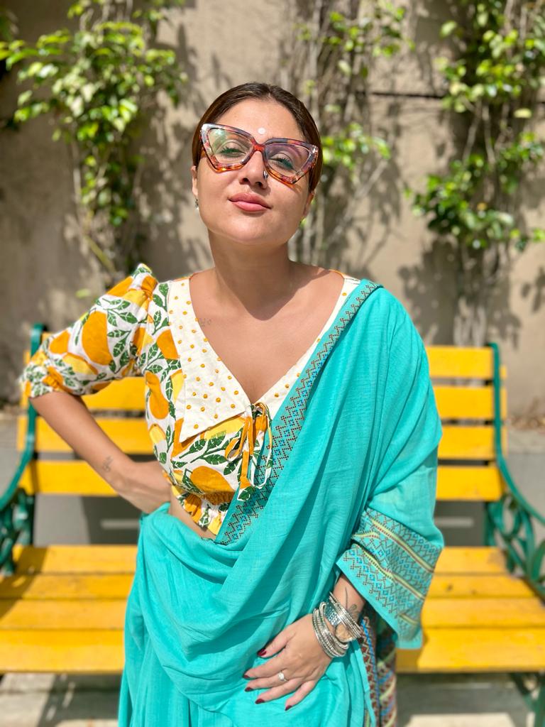 KNITTED BORDER DHUTI SAREE