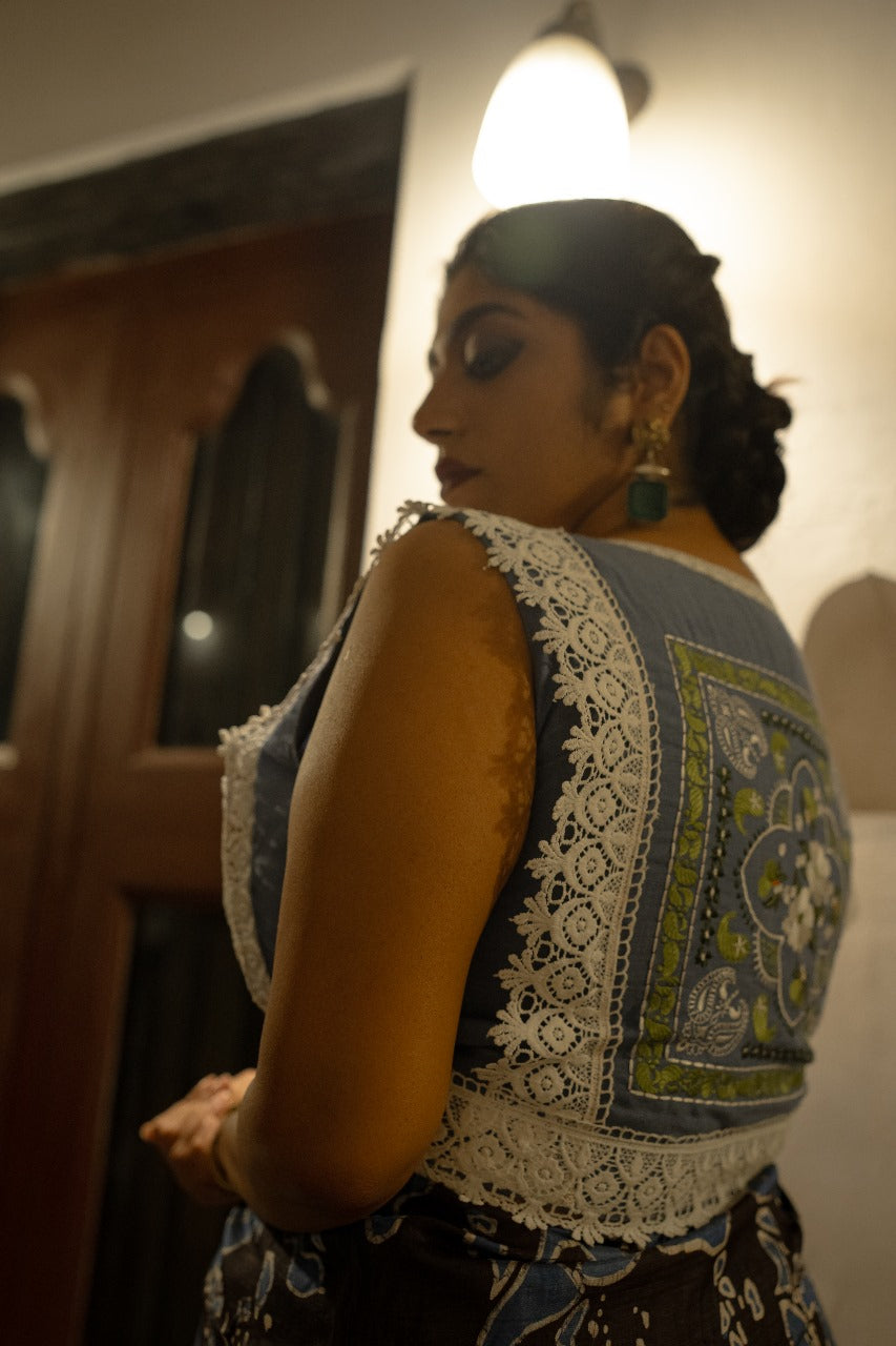 SLEEVELESS MAGNOLIA PAISLEY RUMAL BLOUSE
