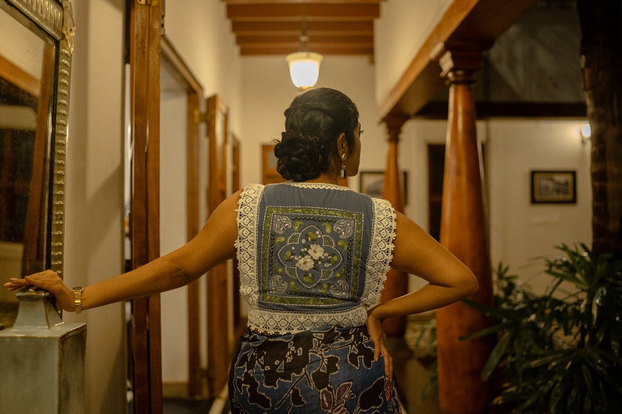 SLEEVELESS MAGNOLIA PAISLEY RUMAL BLOUSE
