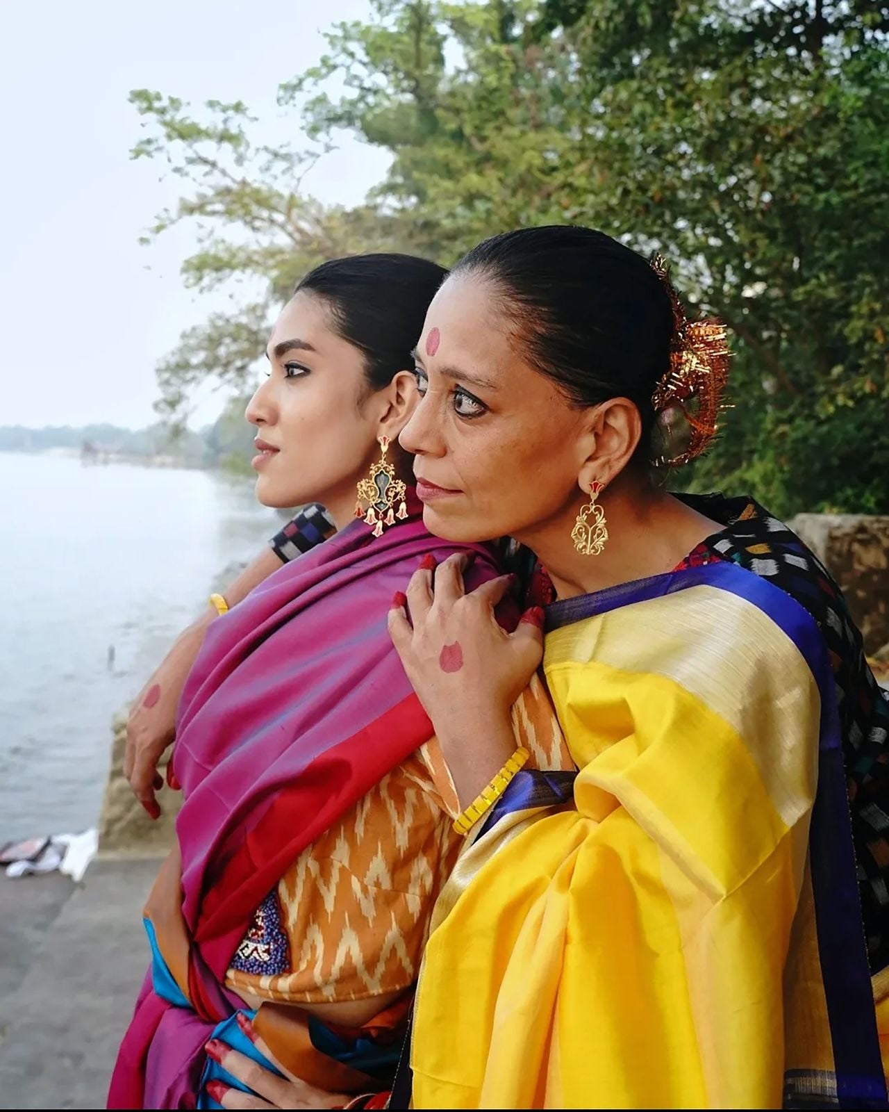 RASPBERRY ROSE WITH BLUE BORDER GOROD SAREE