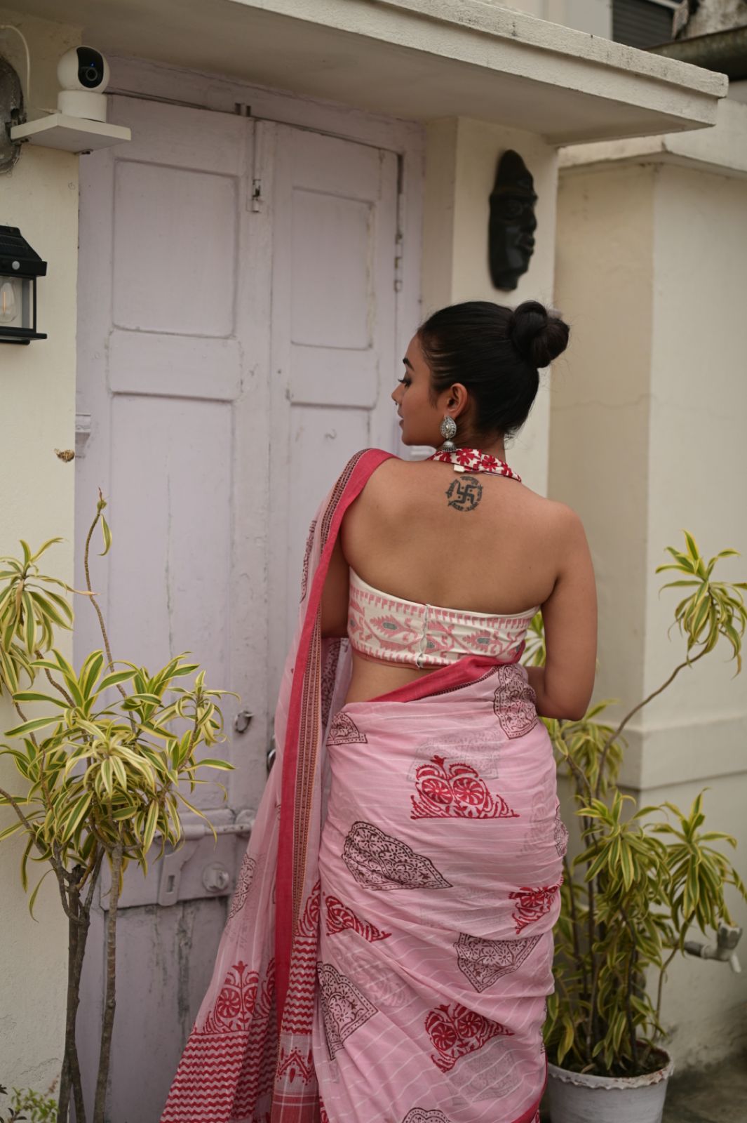 APARNA JAMDANI HALTER BLOUSE
