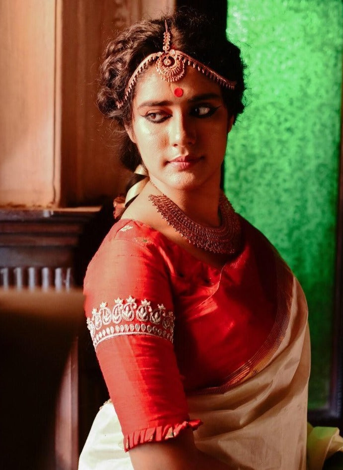 MAAYER MUKUT (BLOUSE)