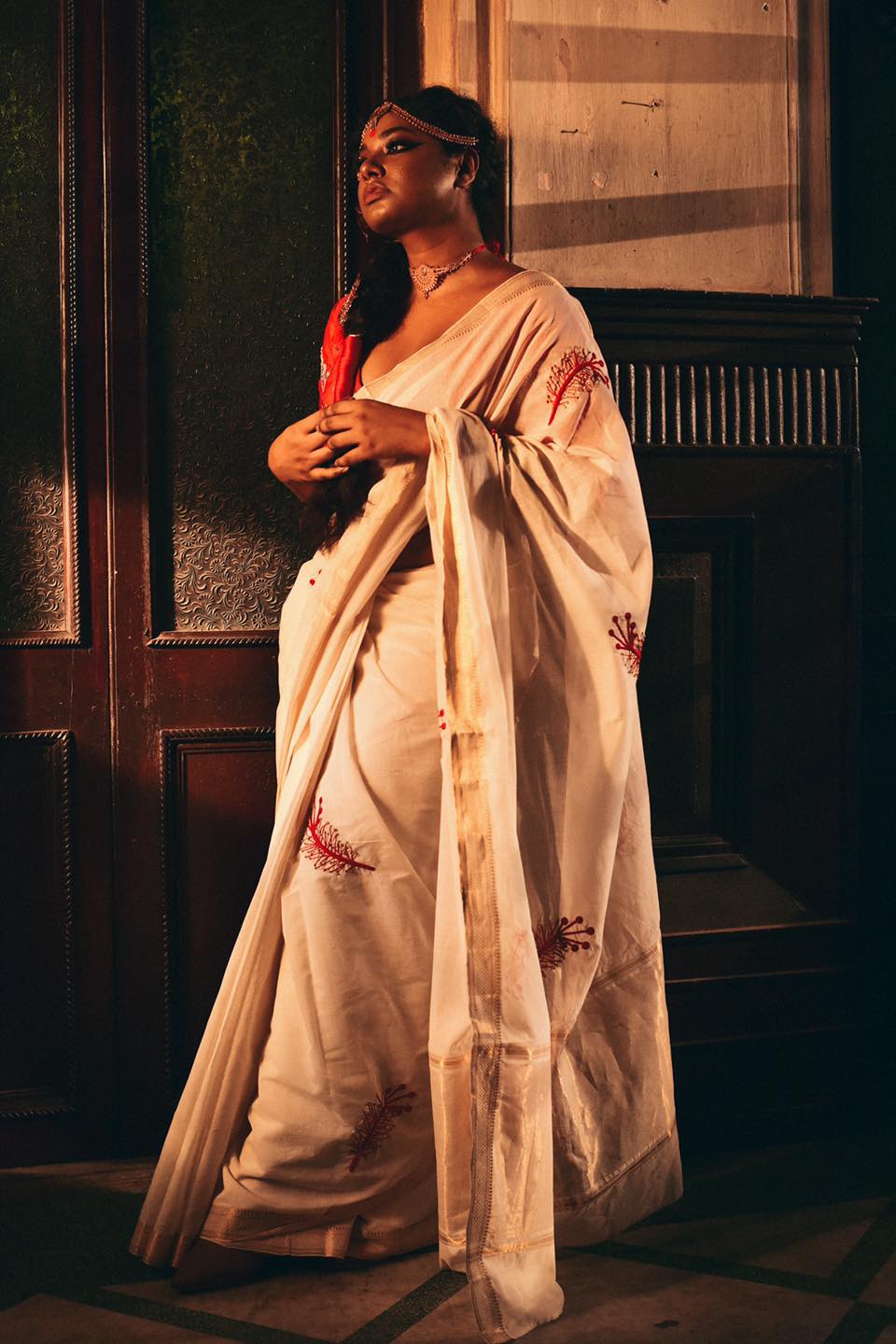 WHITE COTTON MANGALGIRI HIBISCUS (SAREE)