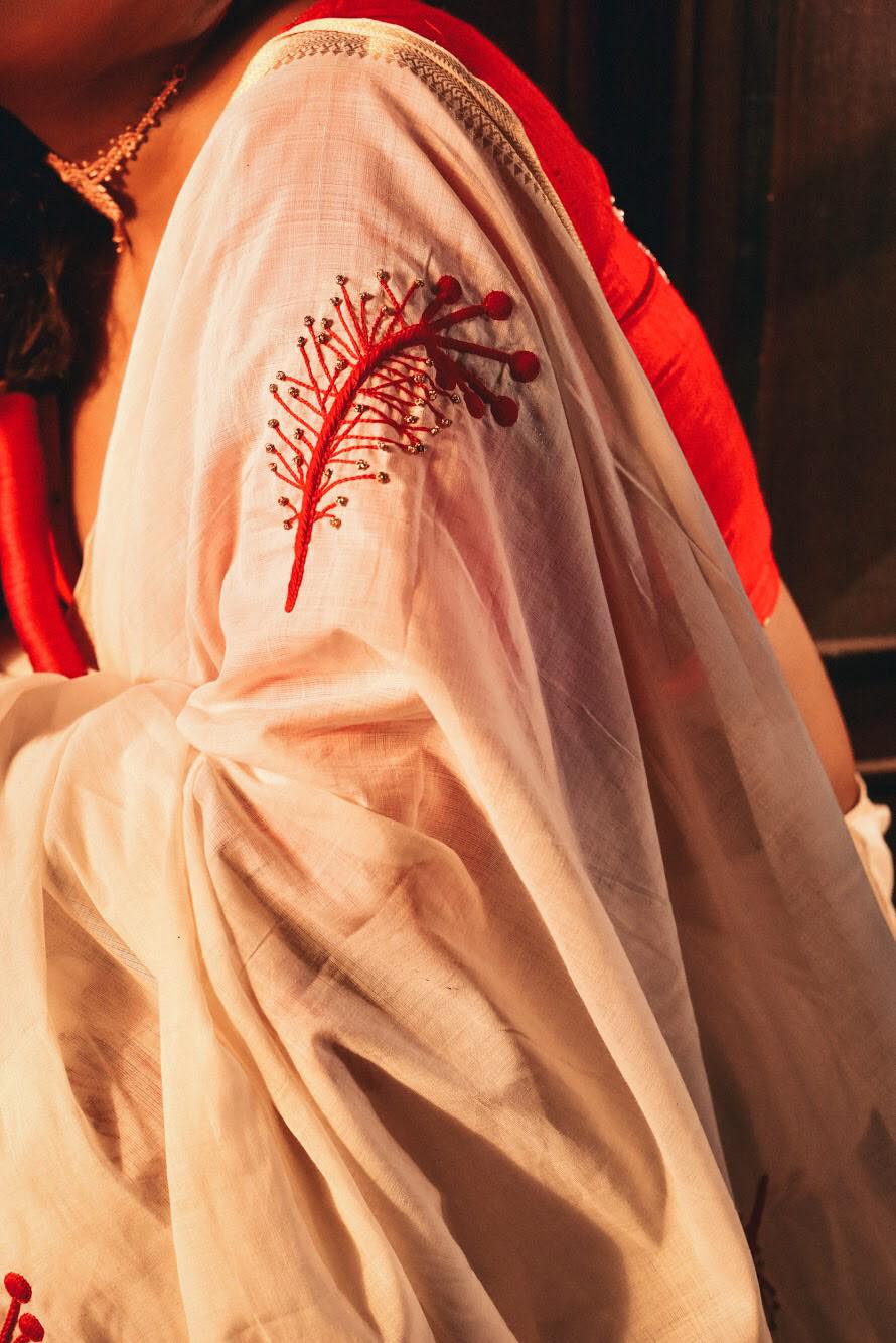 WHITE COTTON MANGALGIRI HIBISCUS (SAREE)