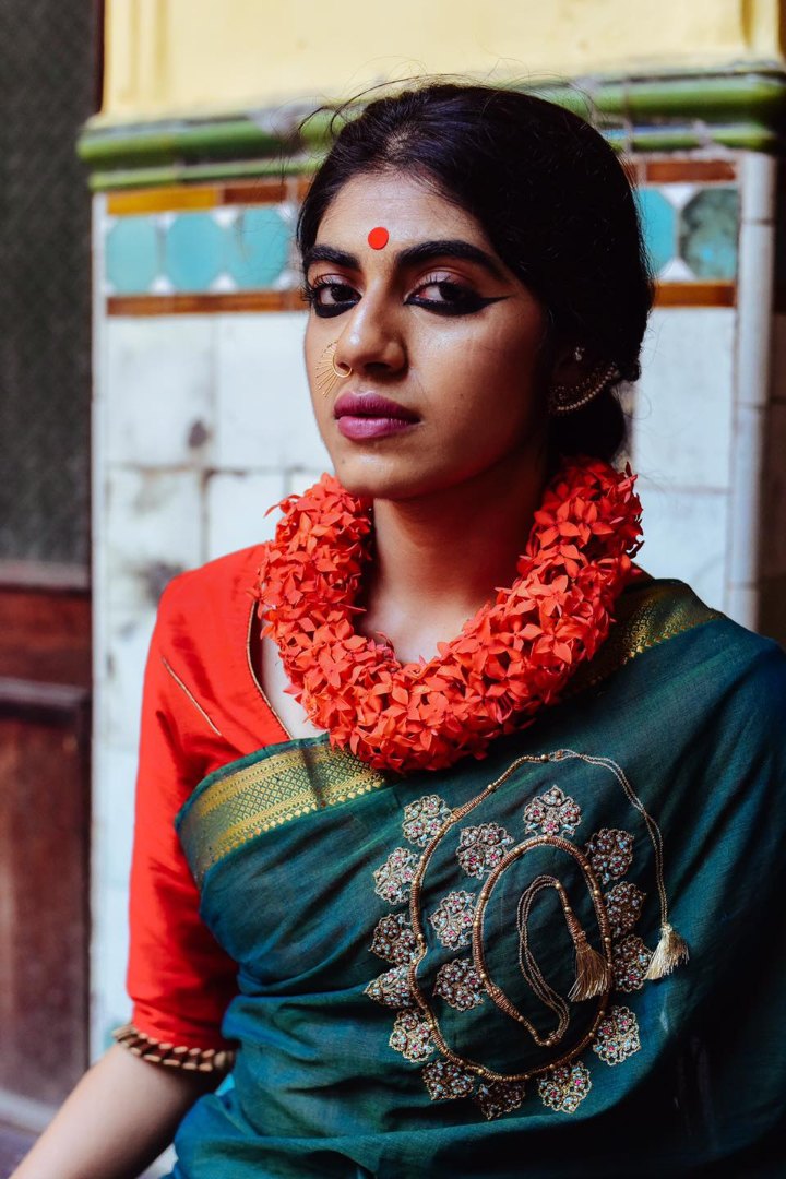 RED & GOLDEN THAKURER GOYNA(BLOUSE)