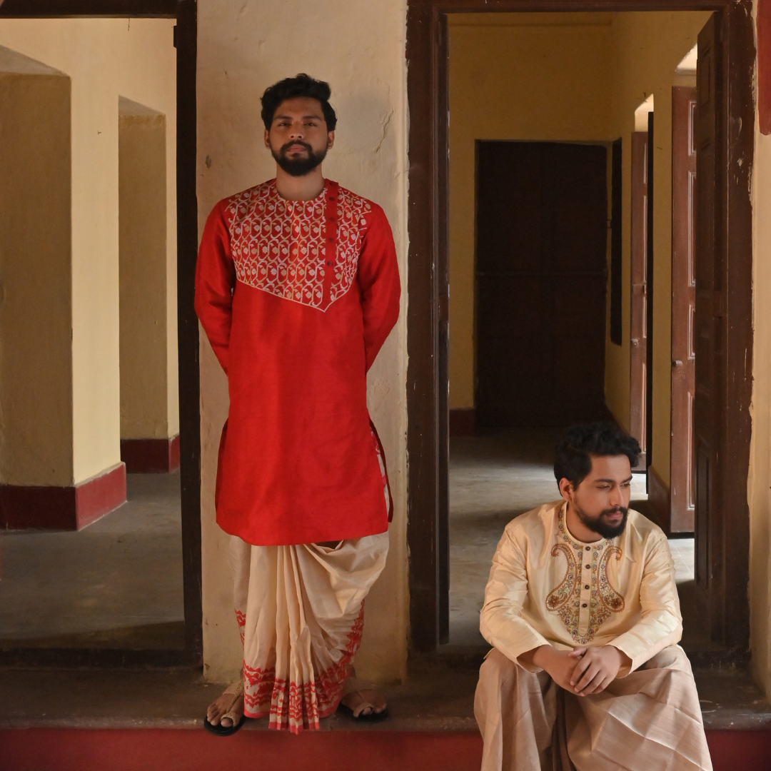 LAAL PAAR TUSSUR DHUTI