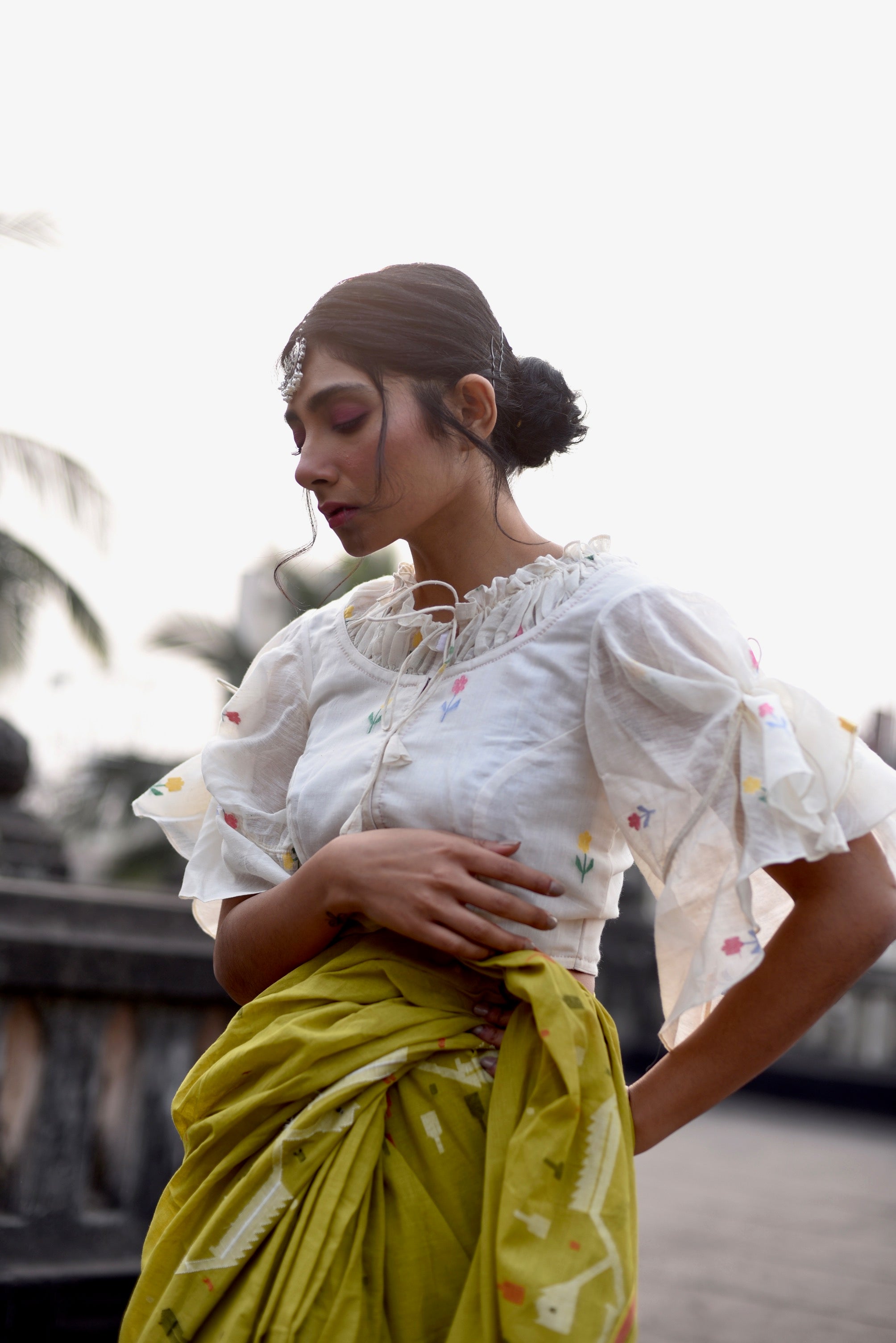LITTLE FLOWERS JAMDANI (BLOUSE)
