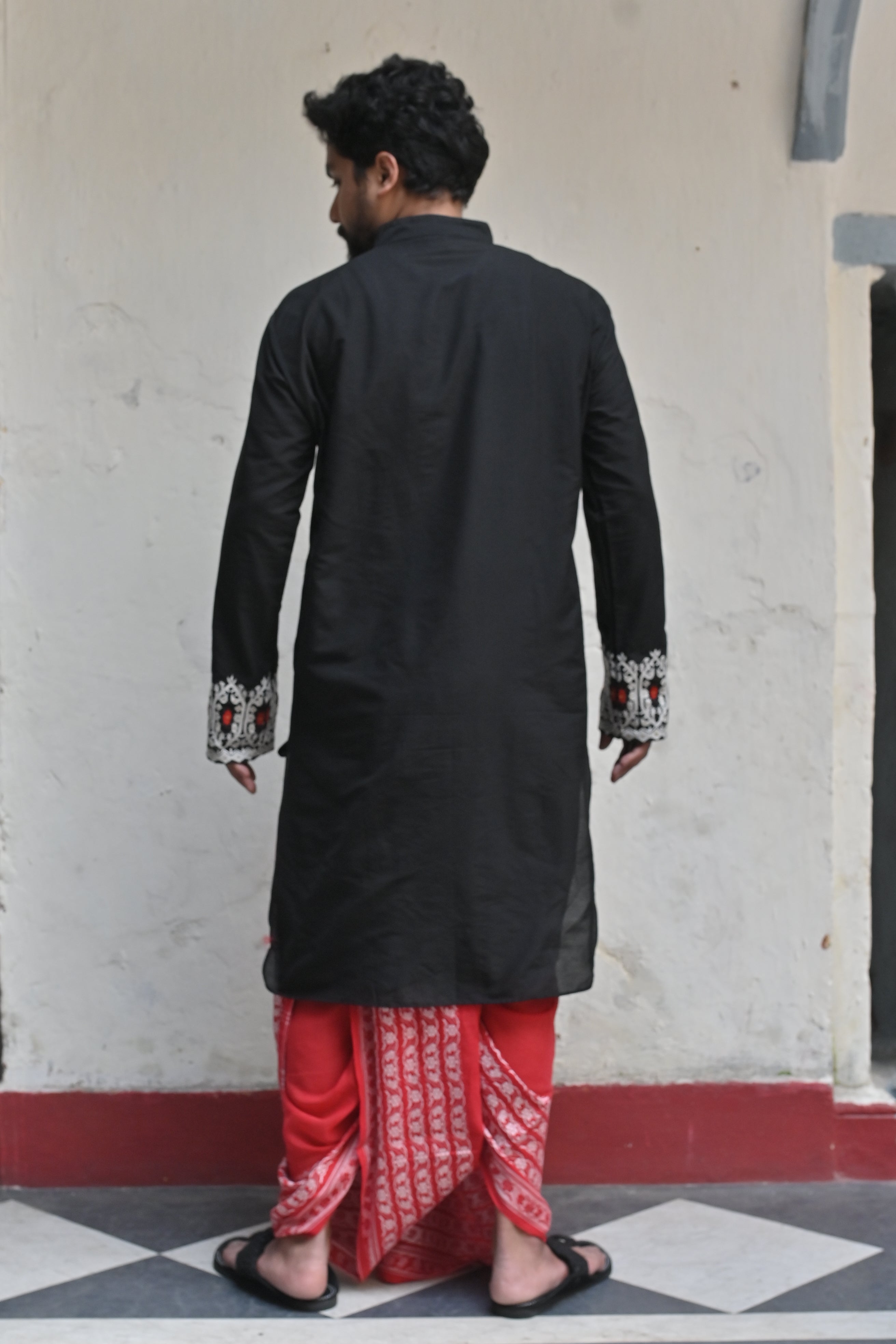 Black Daalim Phool Kurta