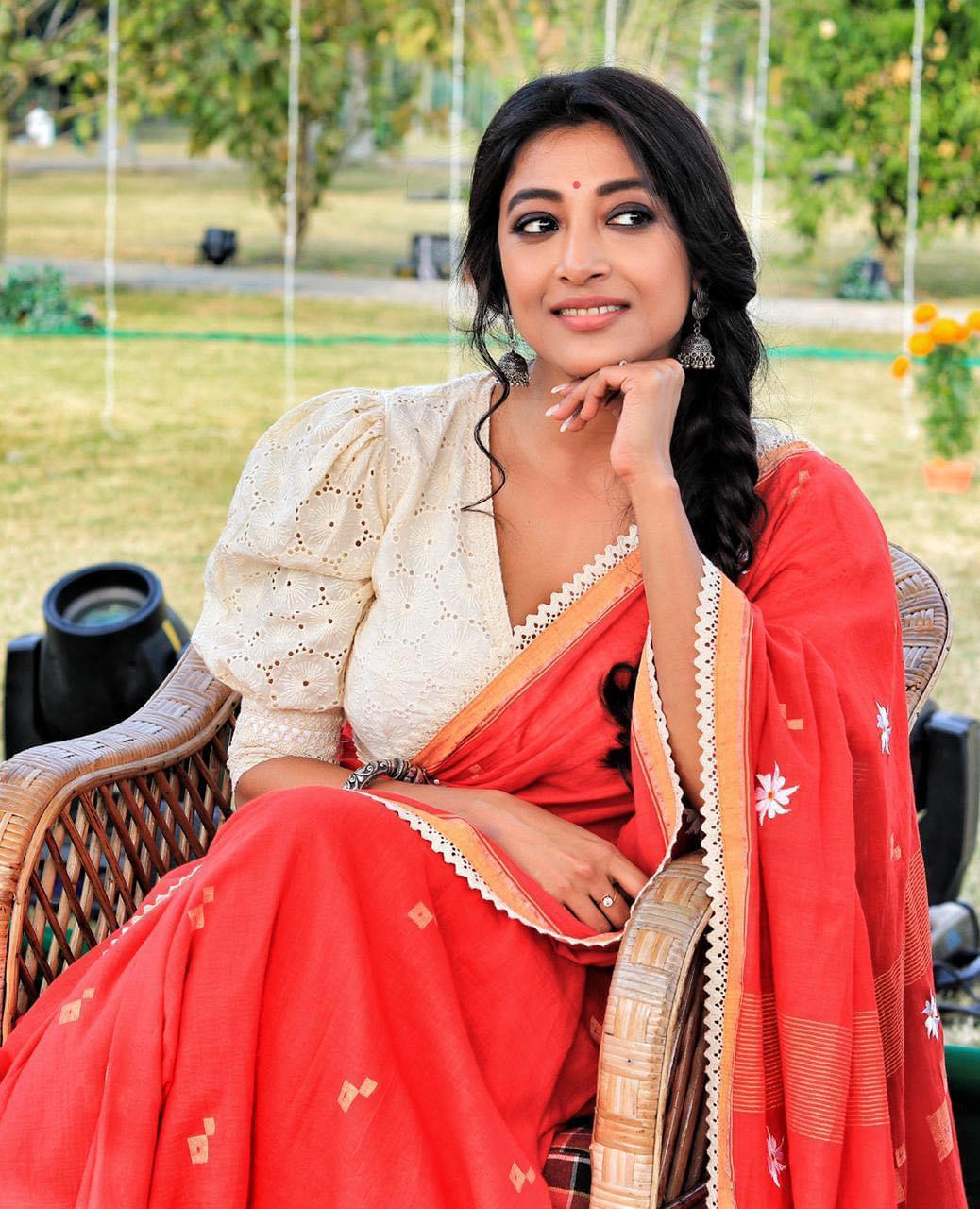 LAAL SHIULI SAREE